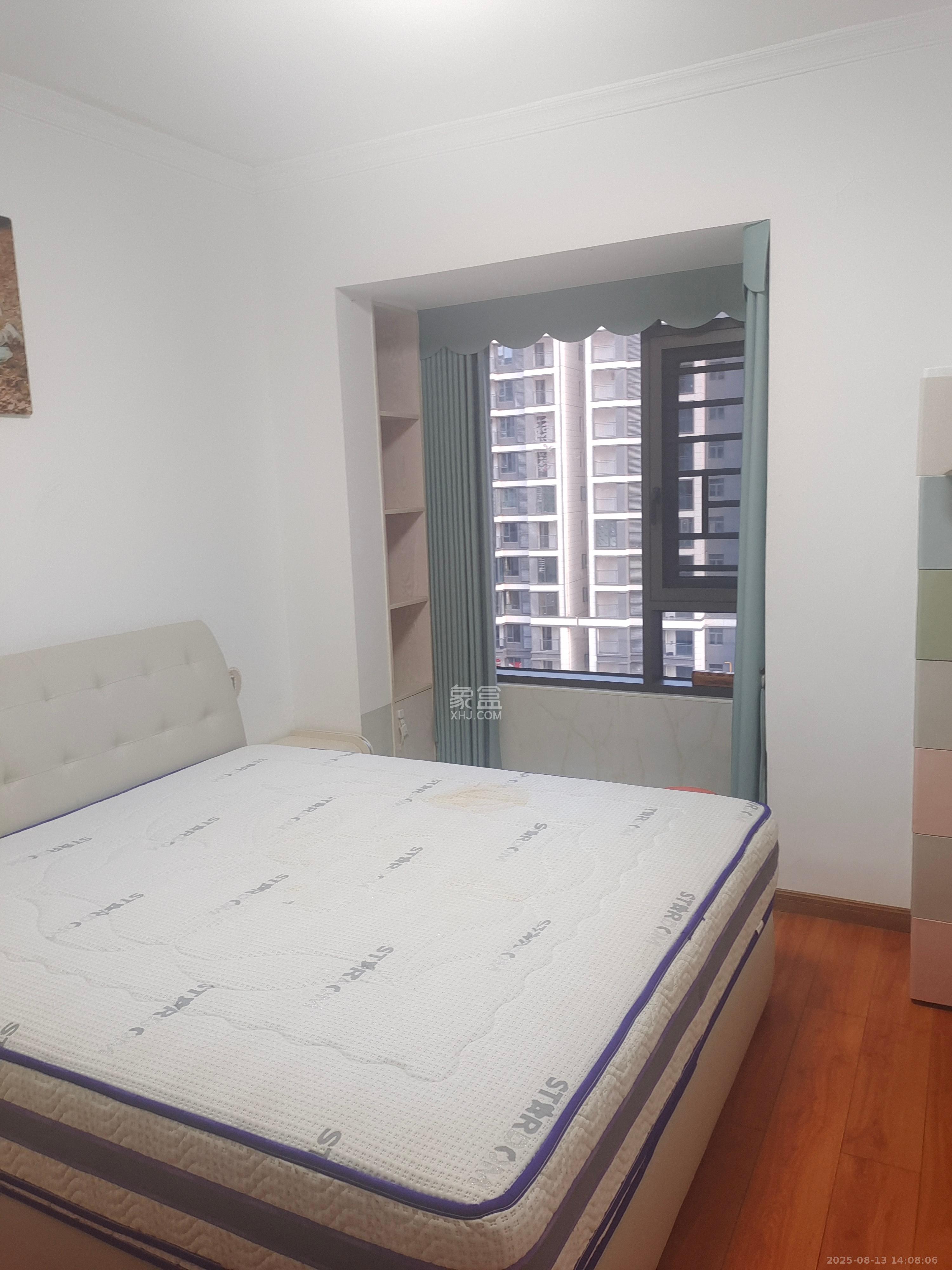 滨江一号(丰泰花园) 3室2厅2卫 2900.0元/月 滨江一号(丰泰花园) 3室2厅2卫 2900.0元/月室内图