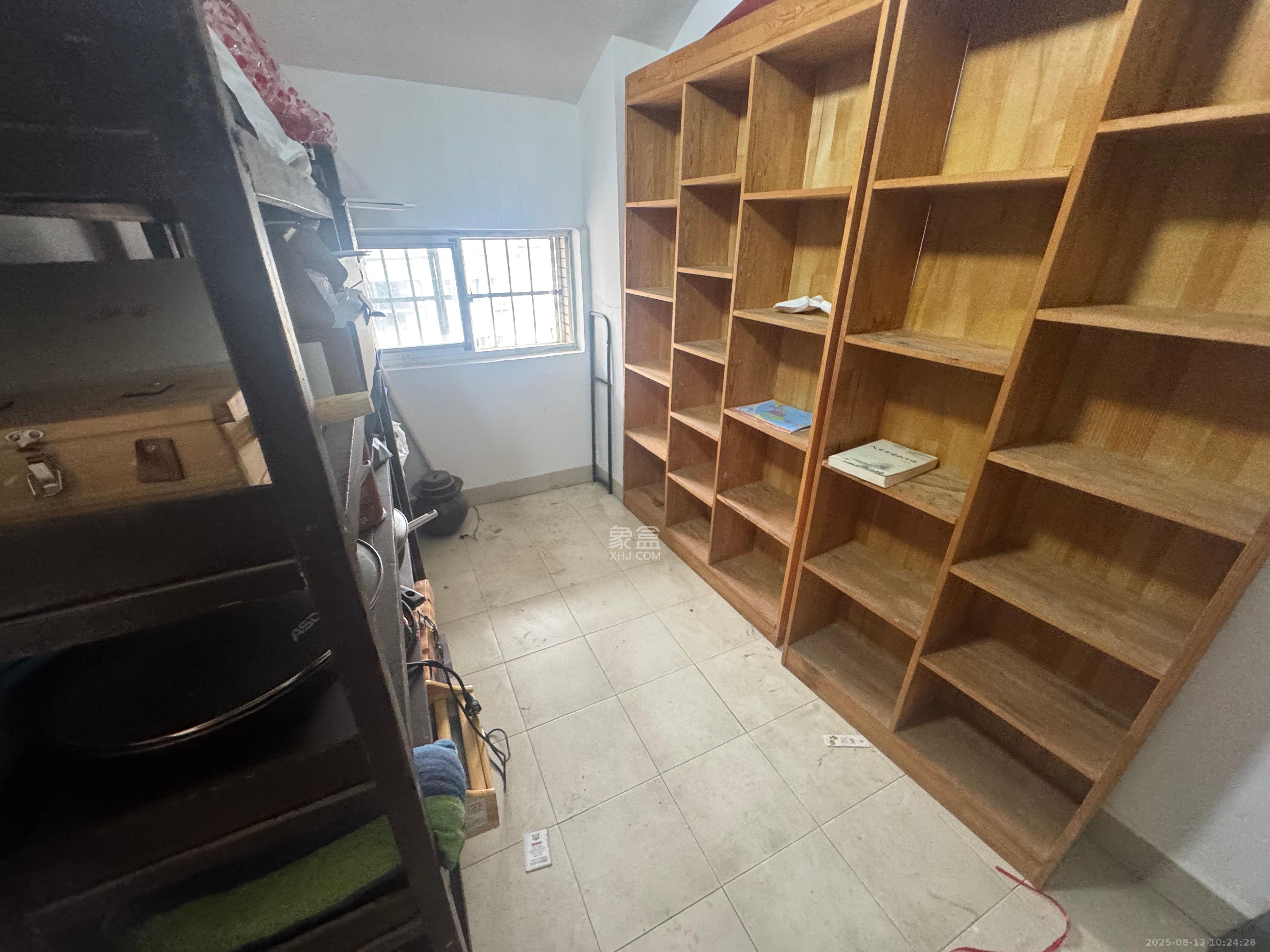 枫林绿洲  5室2厅3卫   2200.00元/月室内图