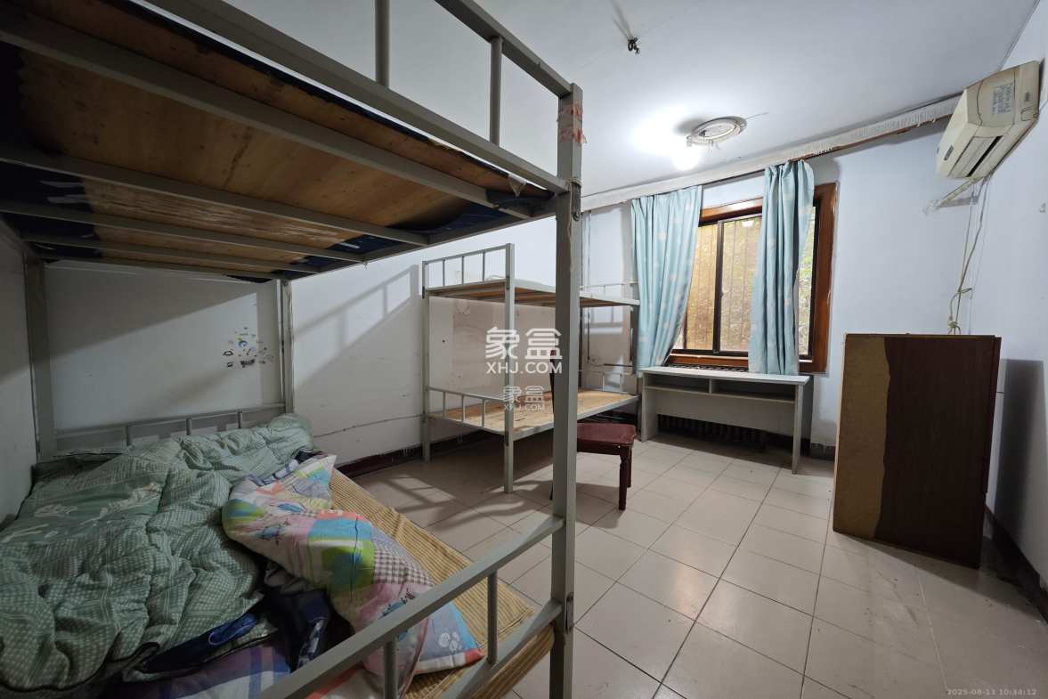 广电南院宿舍 3室2厅1卫 1600.0元/月 广电南院宿舍 3室2厅1卫 1600.0元/月室内图