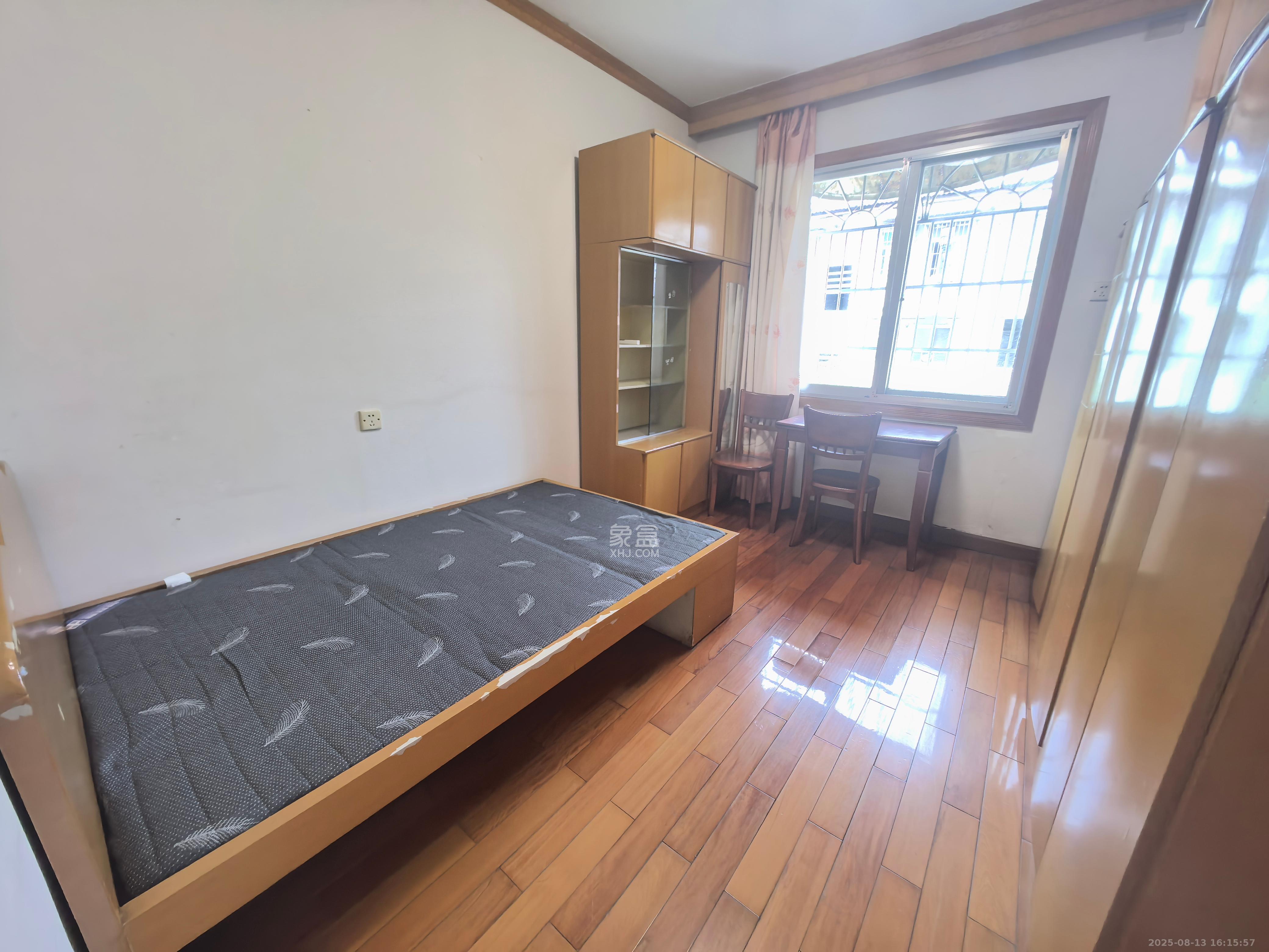 交通技校宿舍  1室1厅1卫    3000.0元/月 交通技校宿舍  1室1厅1卫    3000.0元/月室内图