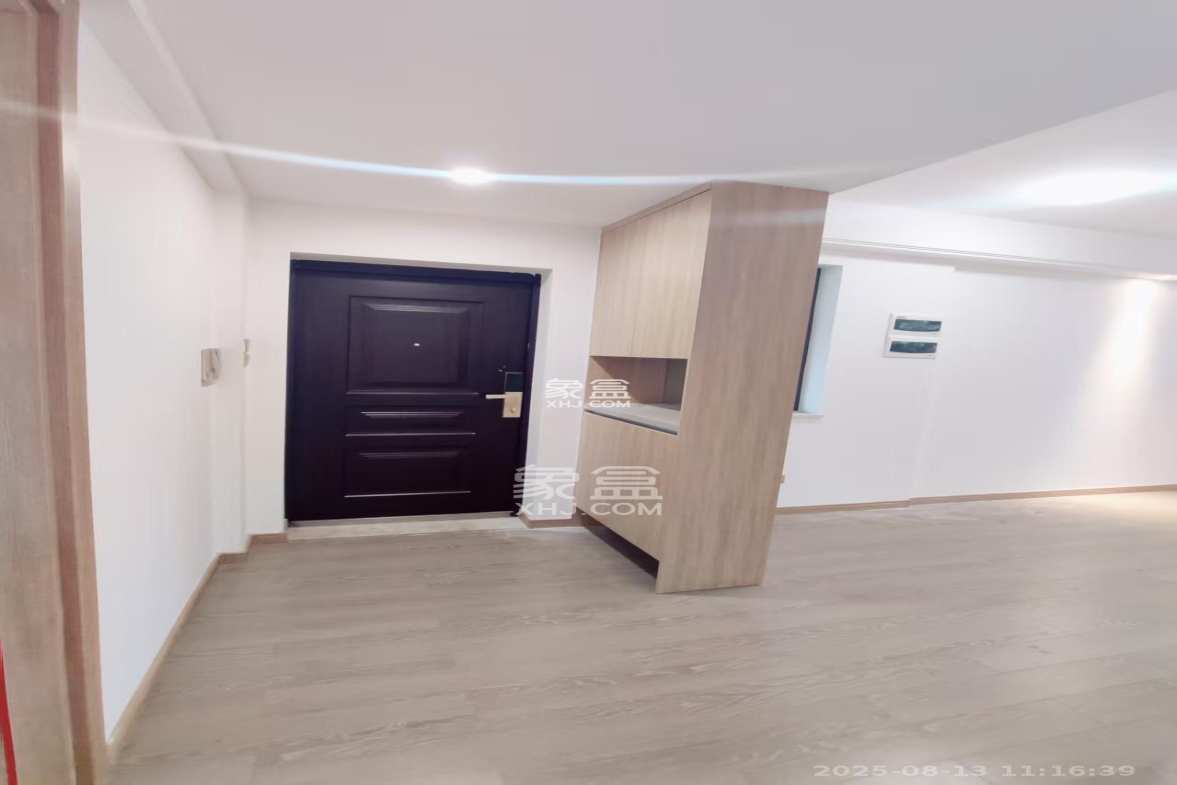 澳海澜庭 3室2厅2卫 1600.0元/月 澳海澜庭 3室2厅2卫 1600.0元/月室内图