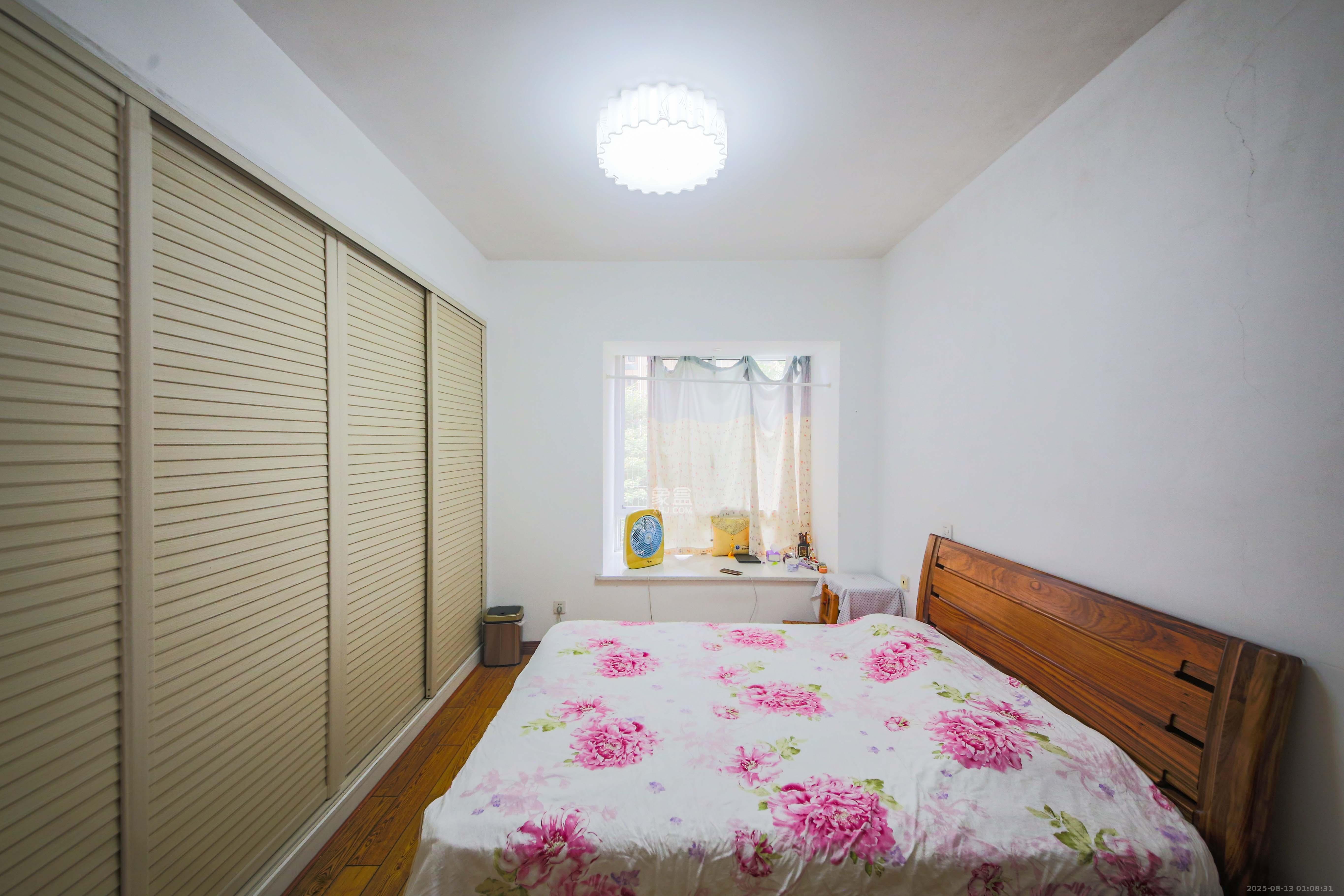 星城荣域  3室2厅2卫    131.0万卧室