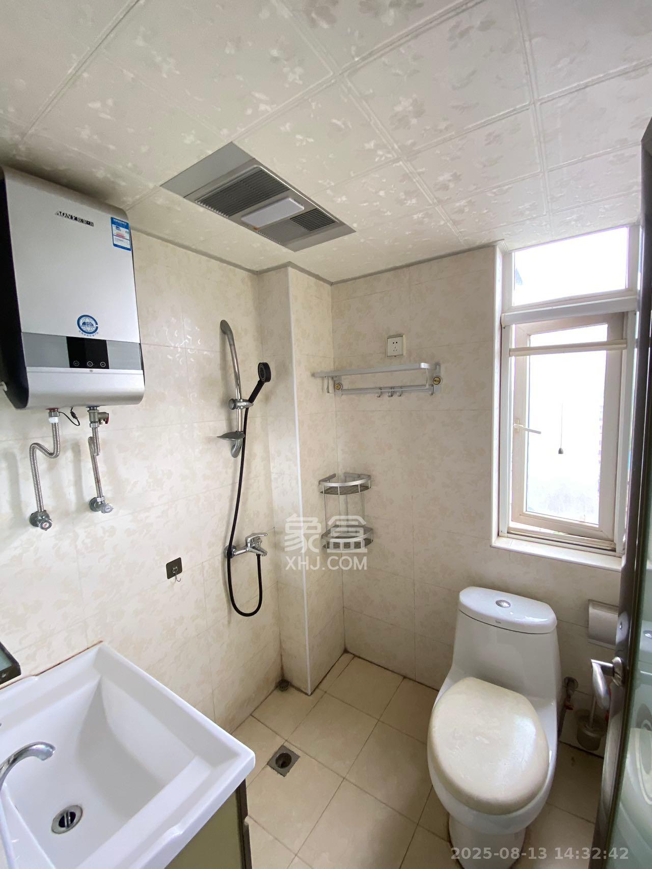 美利新世界 3室2厅2卫 2100.0元/月 美利新世界 3室2厅2卫 2100.0元/月室内图