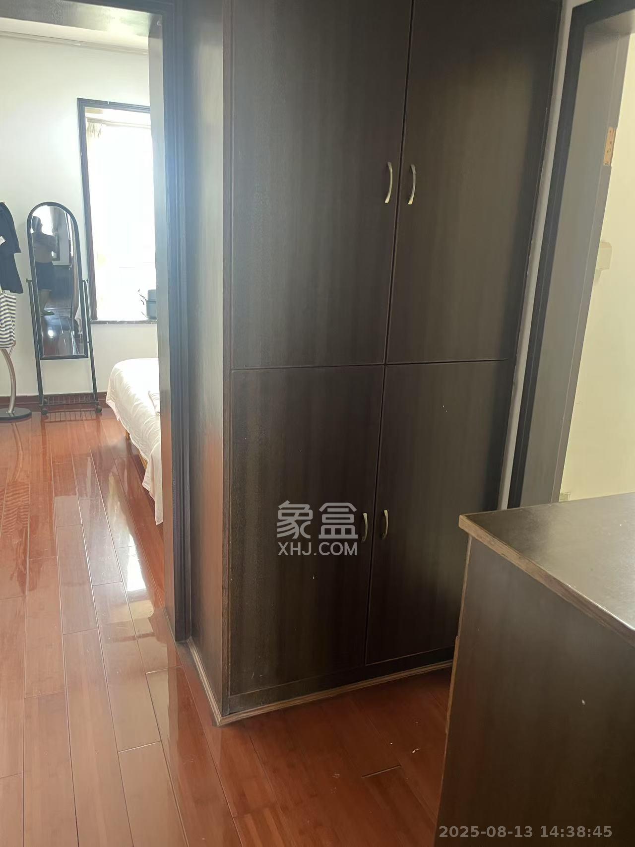 一品东庭  3室2厅1卫   2400.00元/月室内图
