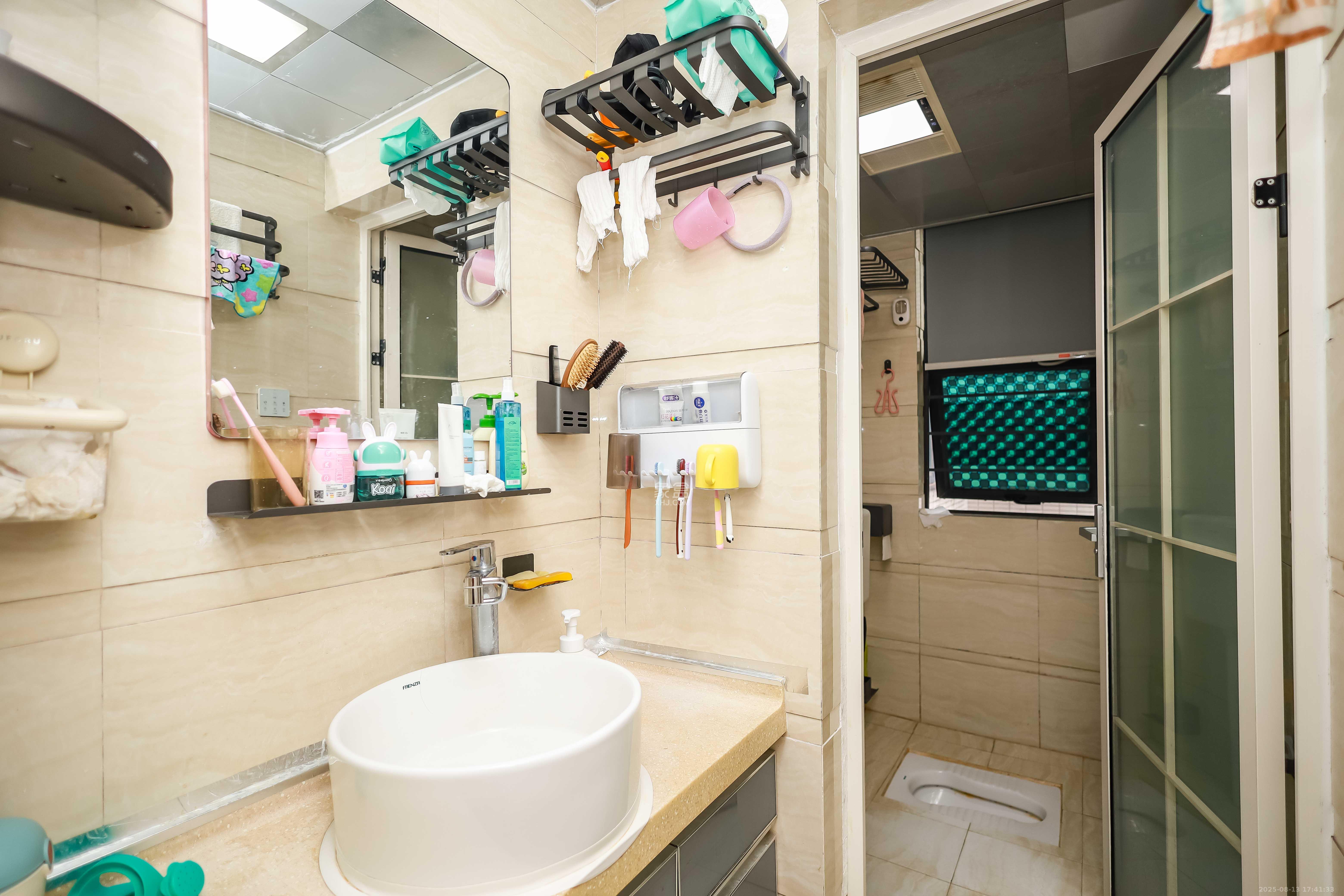 莱茵城  3室2厅1卫    66.8万 莱茵城  3室2厅1卫    66.8万卫生间