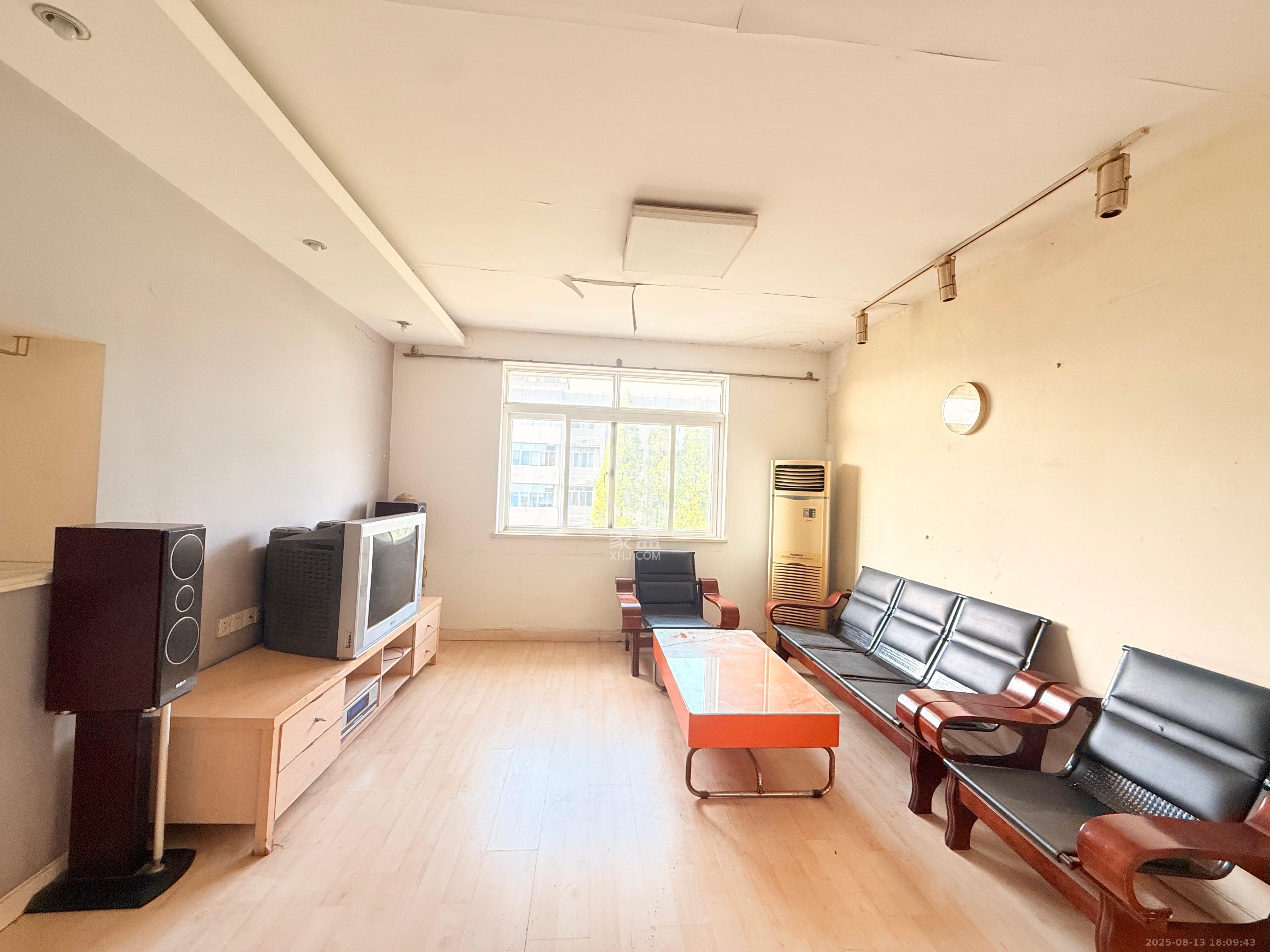 中南家园  3室2厅1卫   1700.00元/月