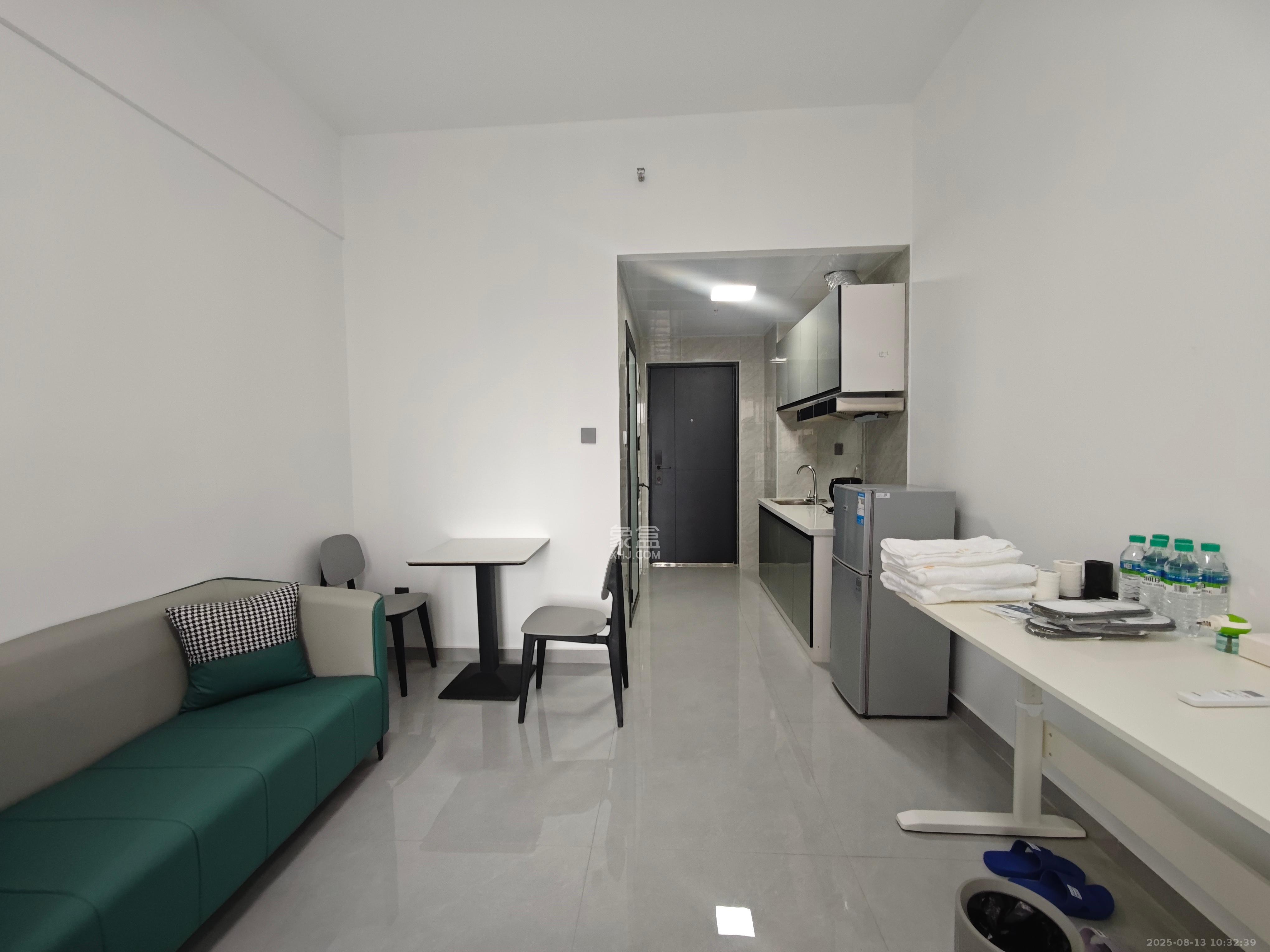 臻园  1室1厅1卫    1550.0元/月室内图