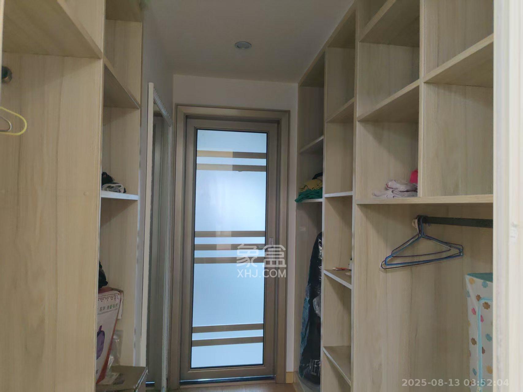 润和长郡(润和紫郡二三期) 4室2厅2卫 2200.0元/月 润和长郡(润和紫郡二三期) 4室2厅2卫 2200.0元/月室内图