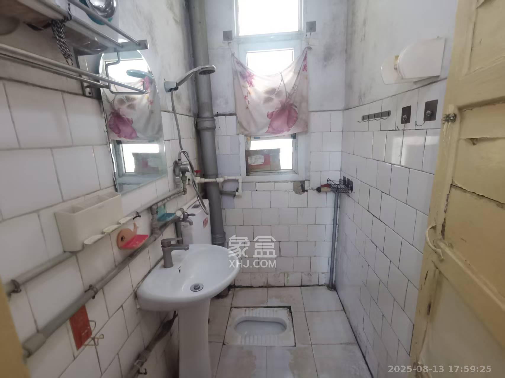 望月湖小区六片(湖中社区六片小区) 2室1厅1卫 1300.0元/月 望月湖小区六片(湖中社区六片小区) 2室1厅1卫 1300.0元/月室内图