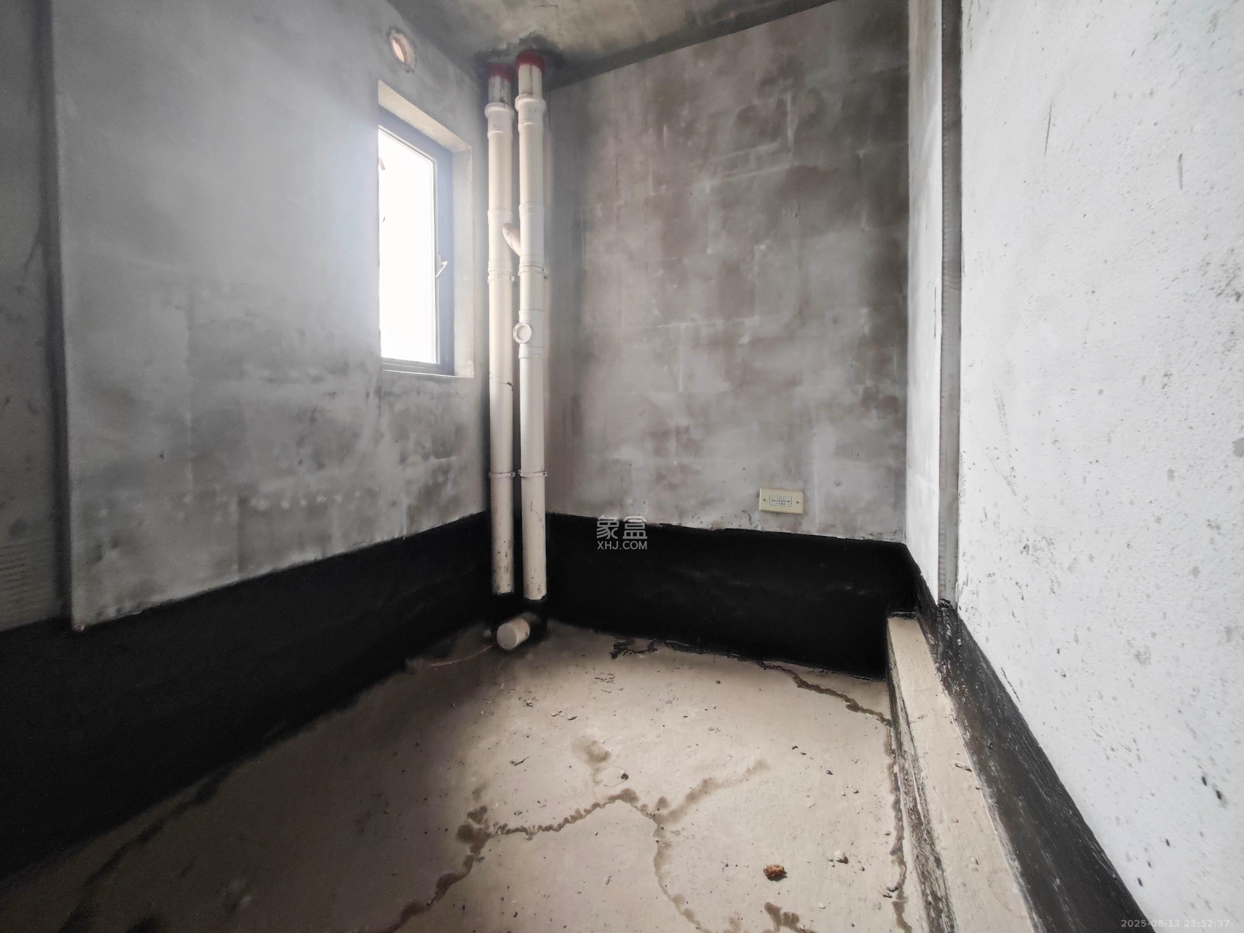 中建嘉和城 3室2厅2卫 85.0万 中建嘉和城 3室2厅2卫 85.0万卫生间