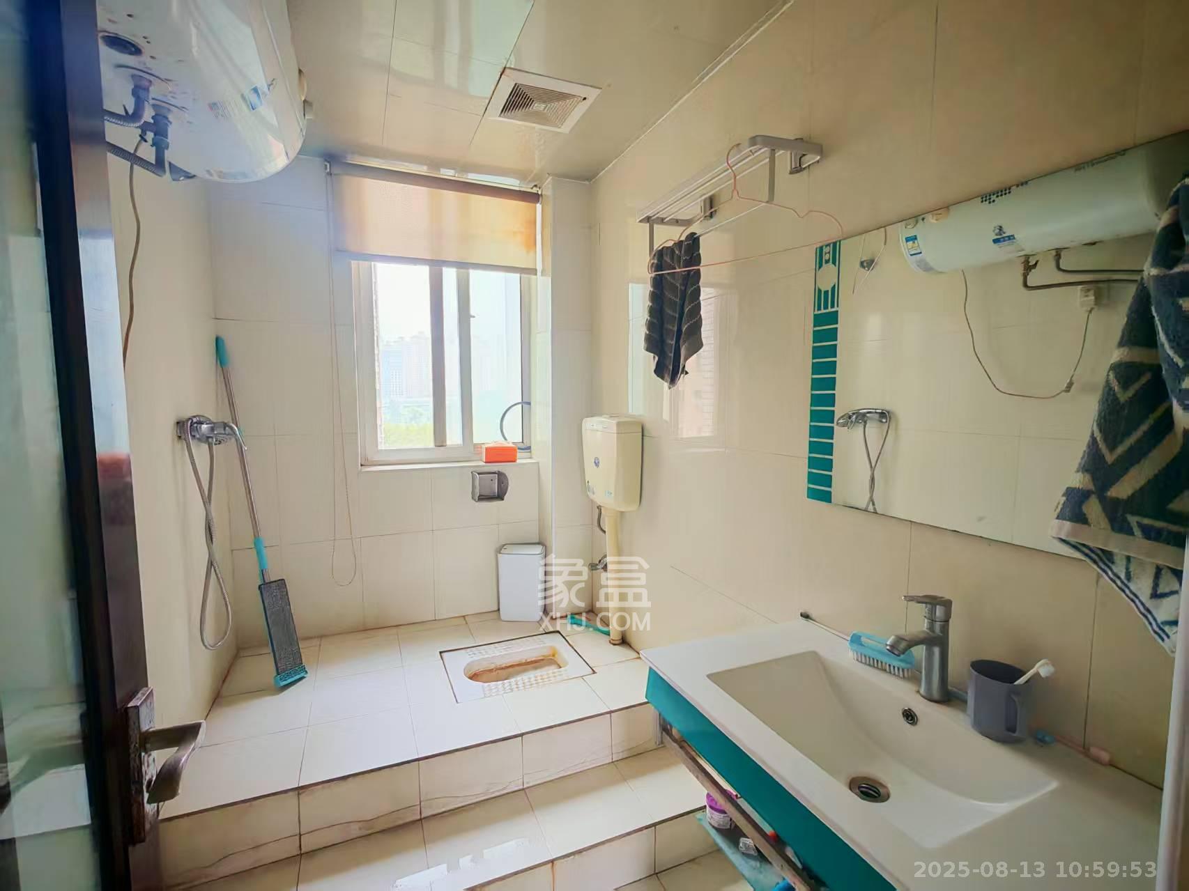 山语城一期  1室2厅2卫    1800.0元/月室内图