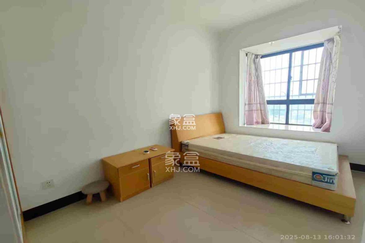 世纪桃花苑  1室2厅2卫    1800.0元/月 世纪桃花苑  1室2厅2卫    1800.0元/月室内图