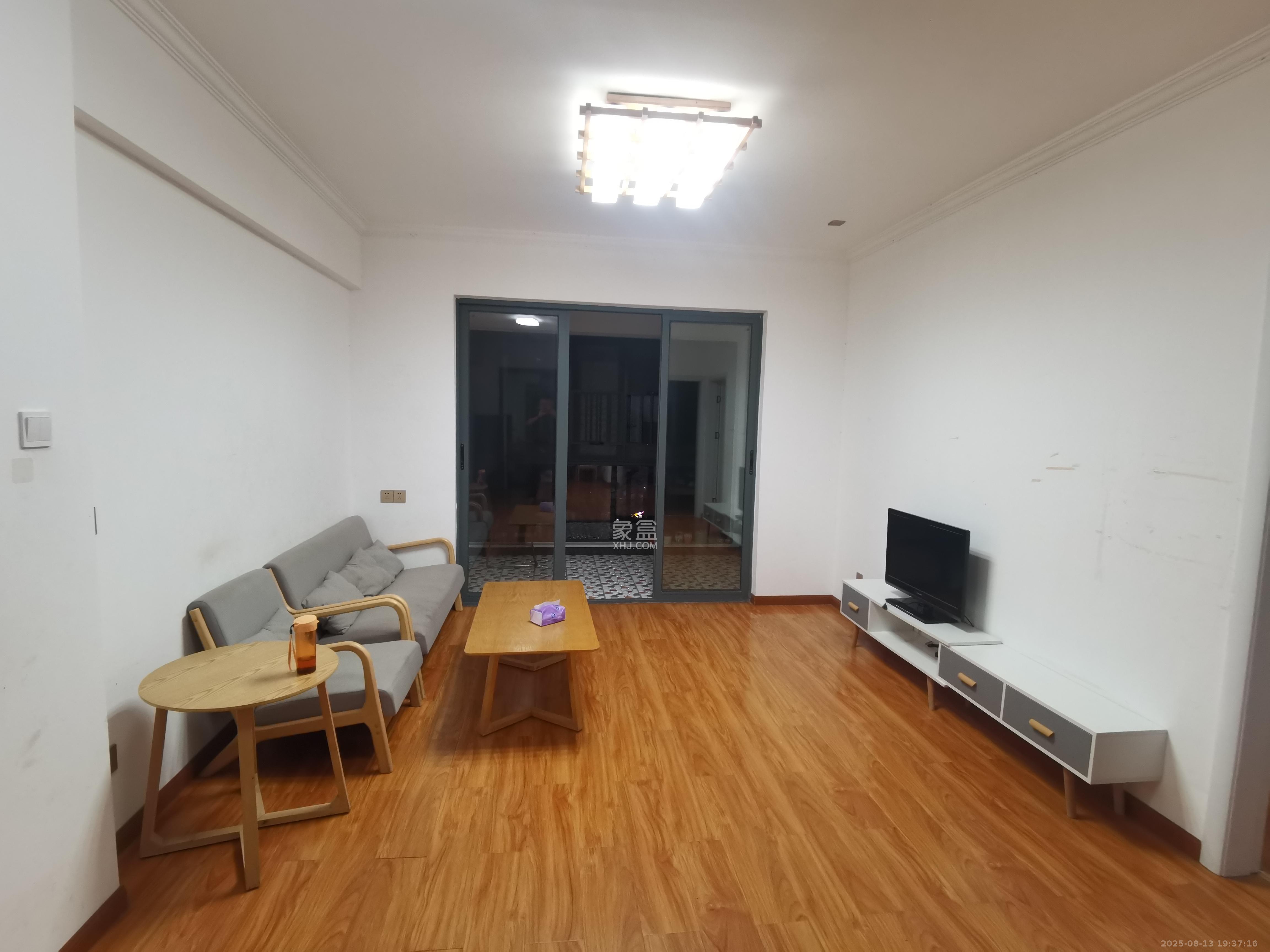 和美星城  2室2厅1卫    2000.0元/月 和美星城  2室2厅1卫    2000.0元/月