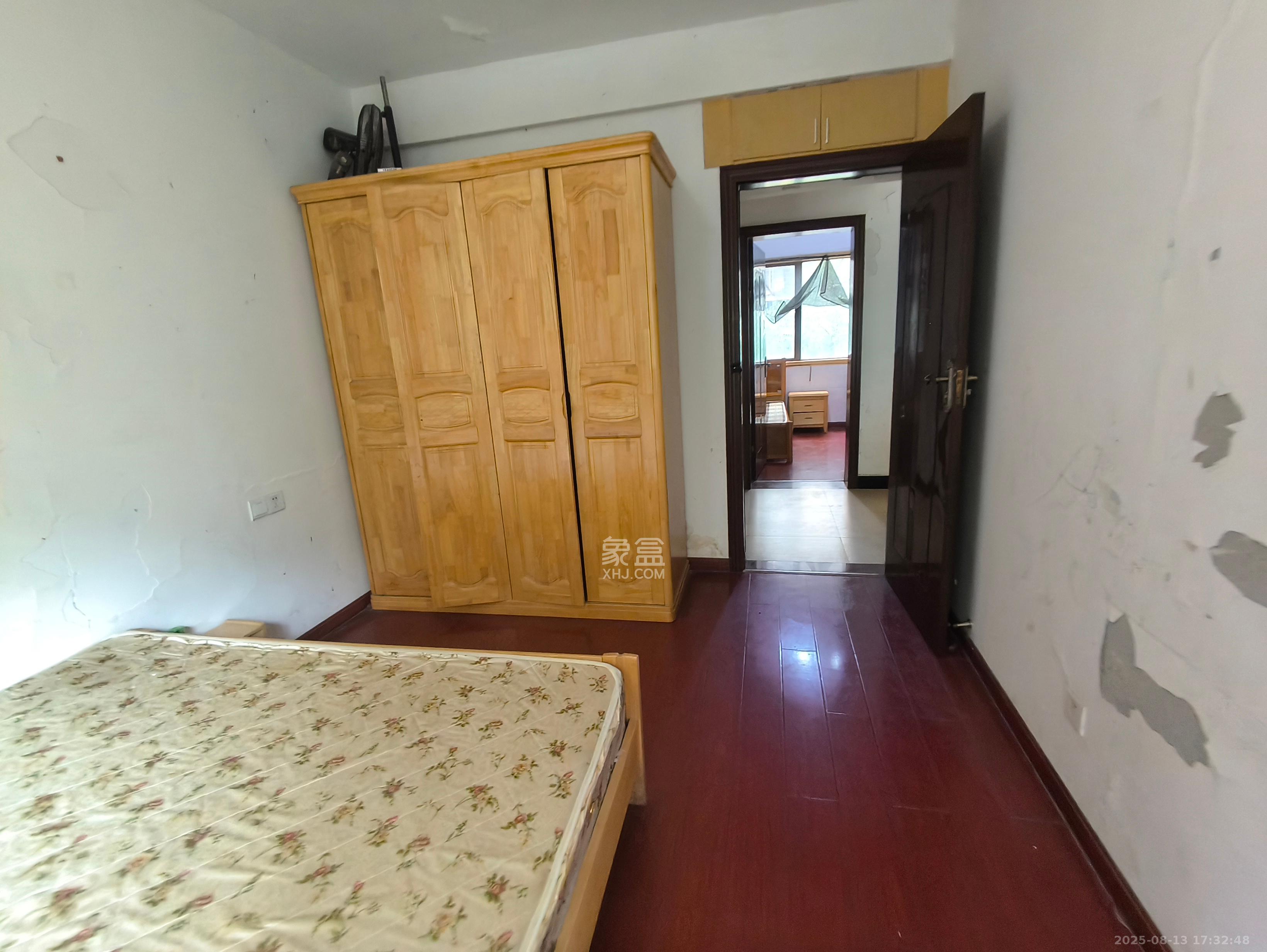 中国铁建国际城一期 3室2厅1卫 1350.0元/月 中国铁建国际城一期 3室2厅1卫 1350.0元/月室内图