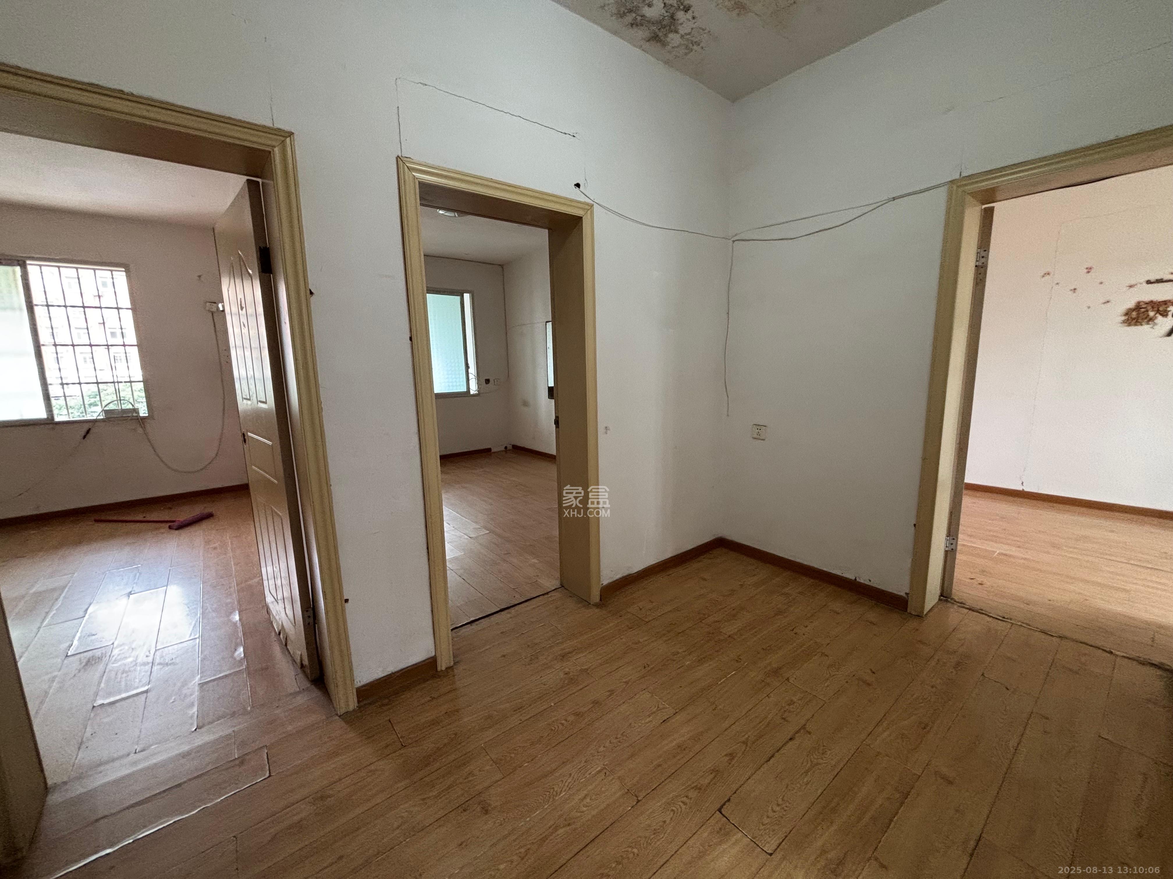 红花坡社区 3室1厅1卫 1000.0元/月 红花坡社区 3室1厅1卫 1000.0元/月室内图