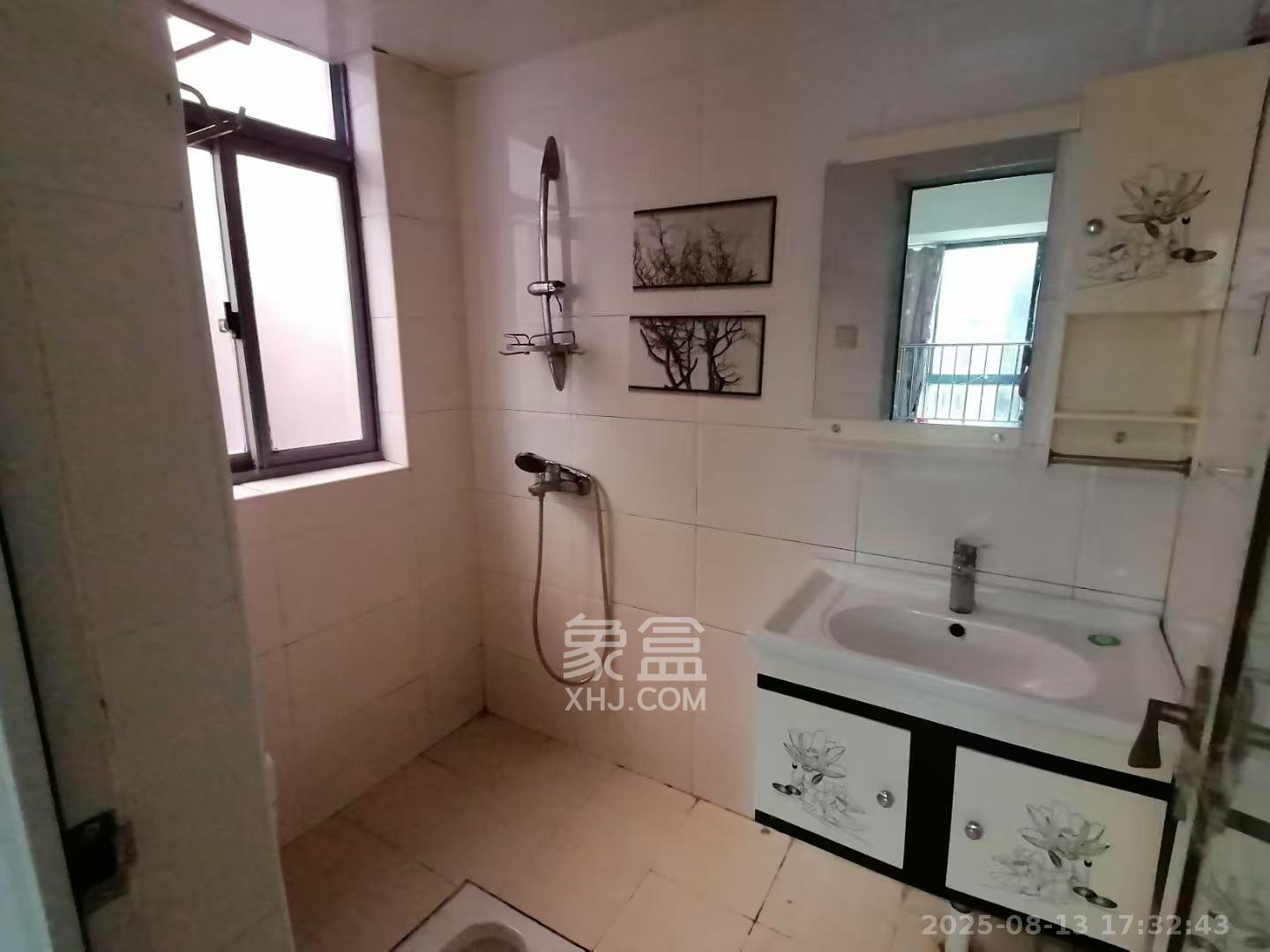 夏威夷碧水春城（碧桂园城市花园）  3室2厅2卫   1900.00元/月室内图