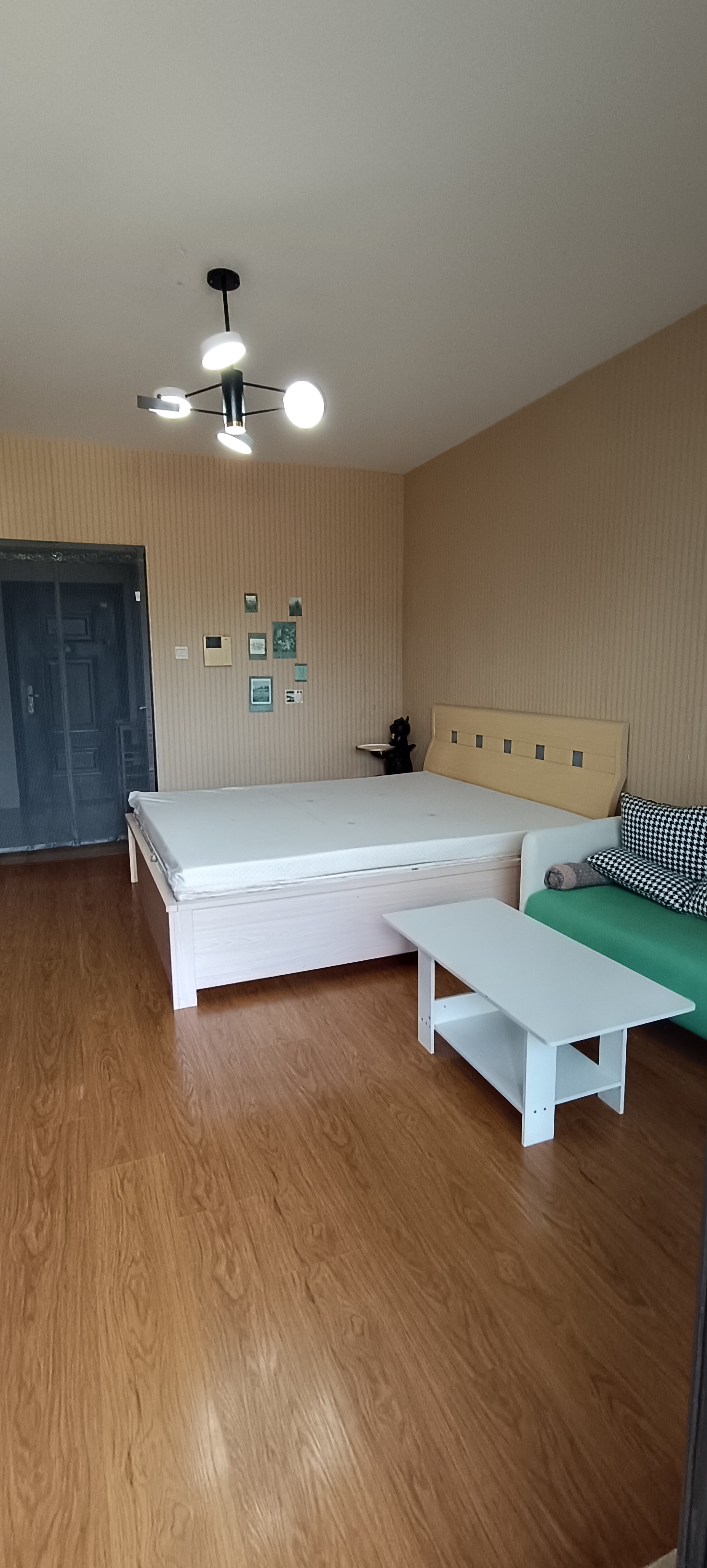 蓝色港湾  1室1厅0卫   1000.00元/月室内图