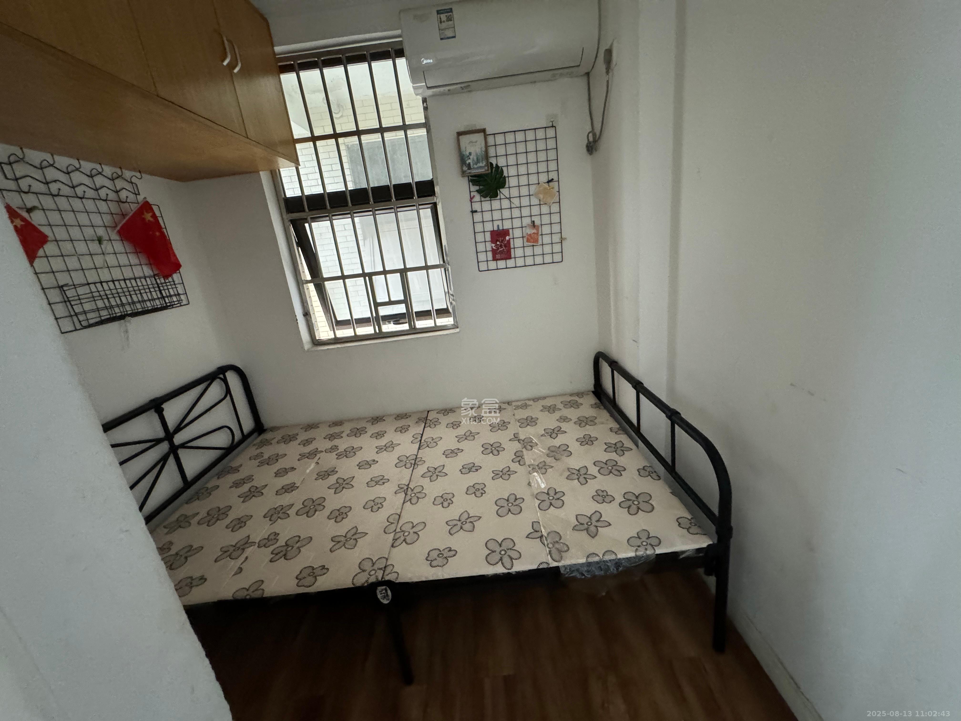 上东辛顿公寓  4室2厅1卫   3200.00元/月室内图