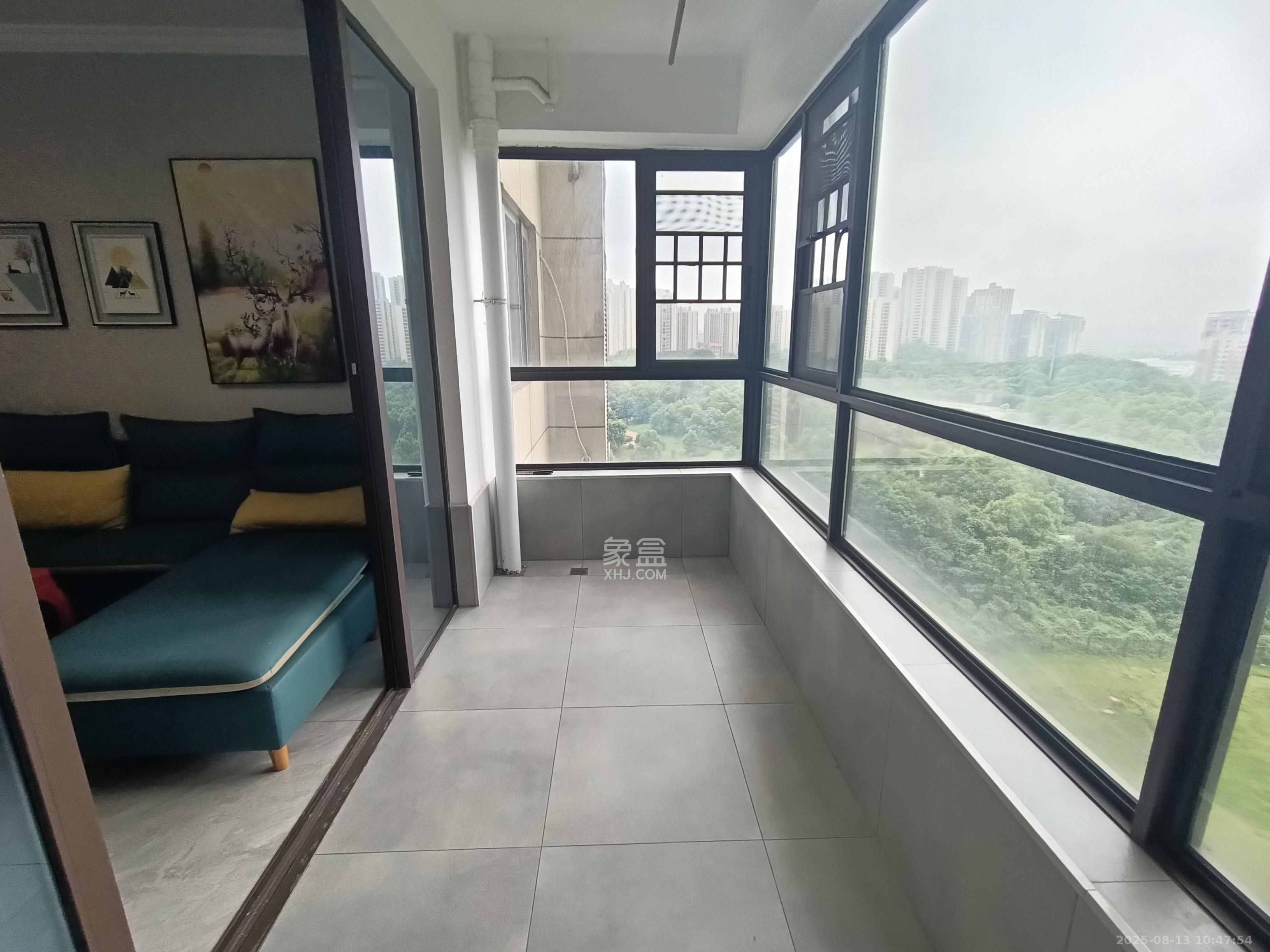 山语城三期  3室2厅2卫    2300.0元/月室内图