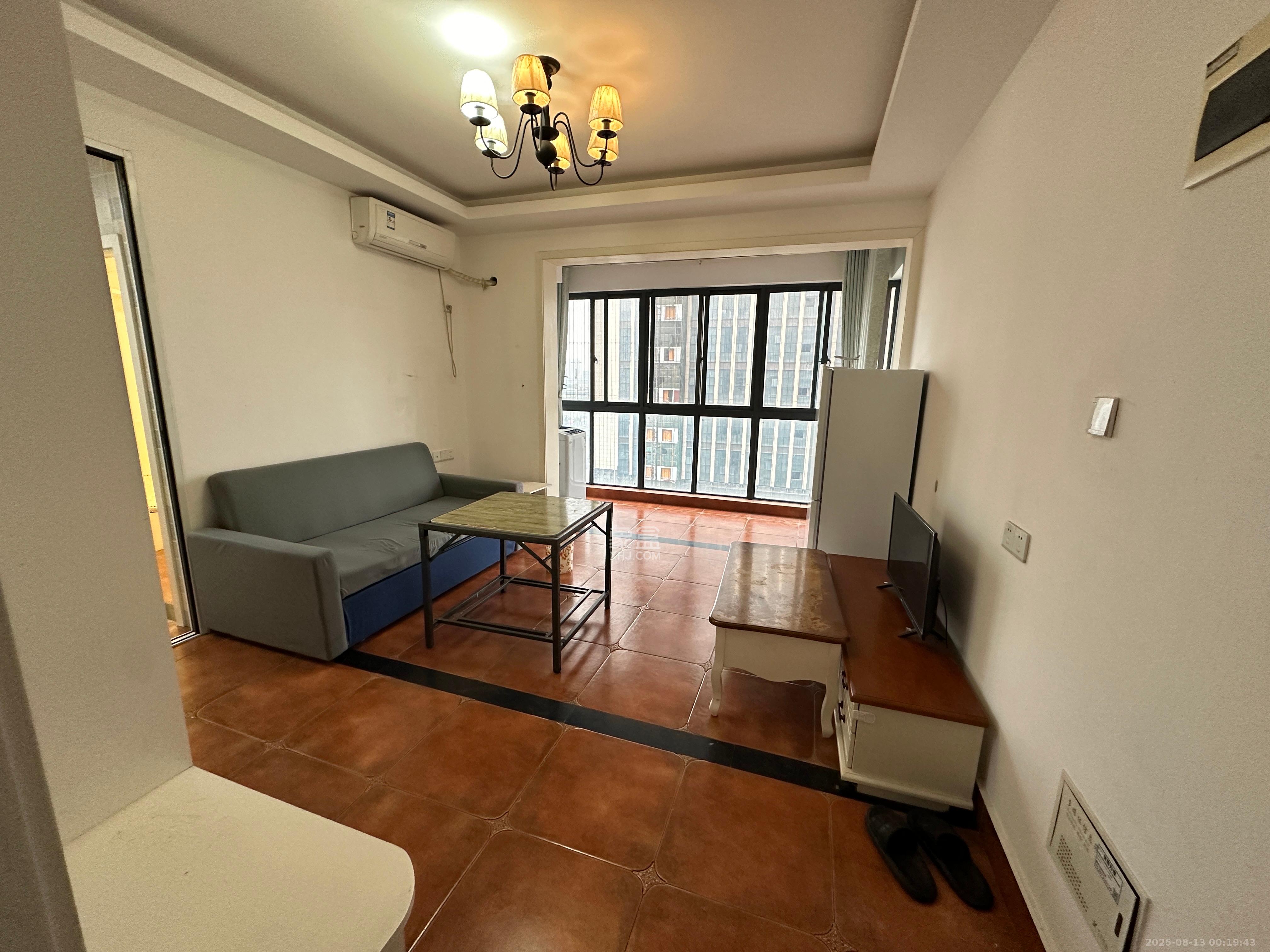 华侨假日中心(晟华苑) 1室1厅1卫 1800.0元/月 华侨假日中心(晟华苑) 1室1厅1卫 1800.0元/月室内图