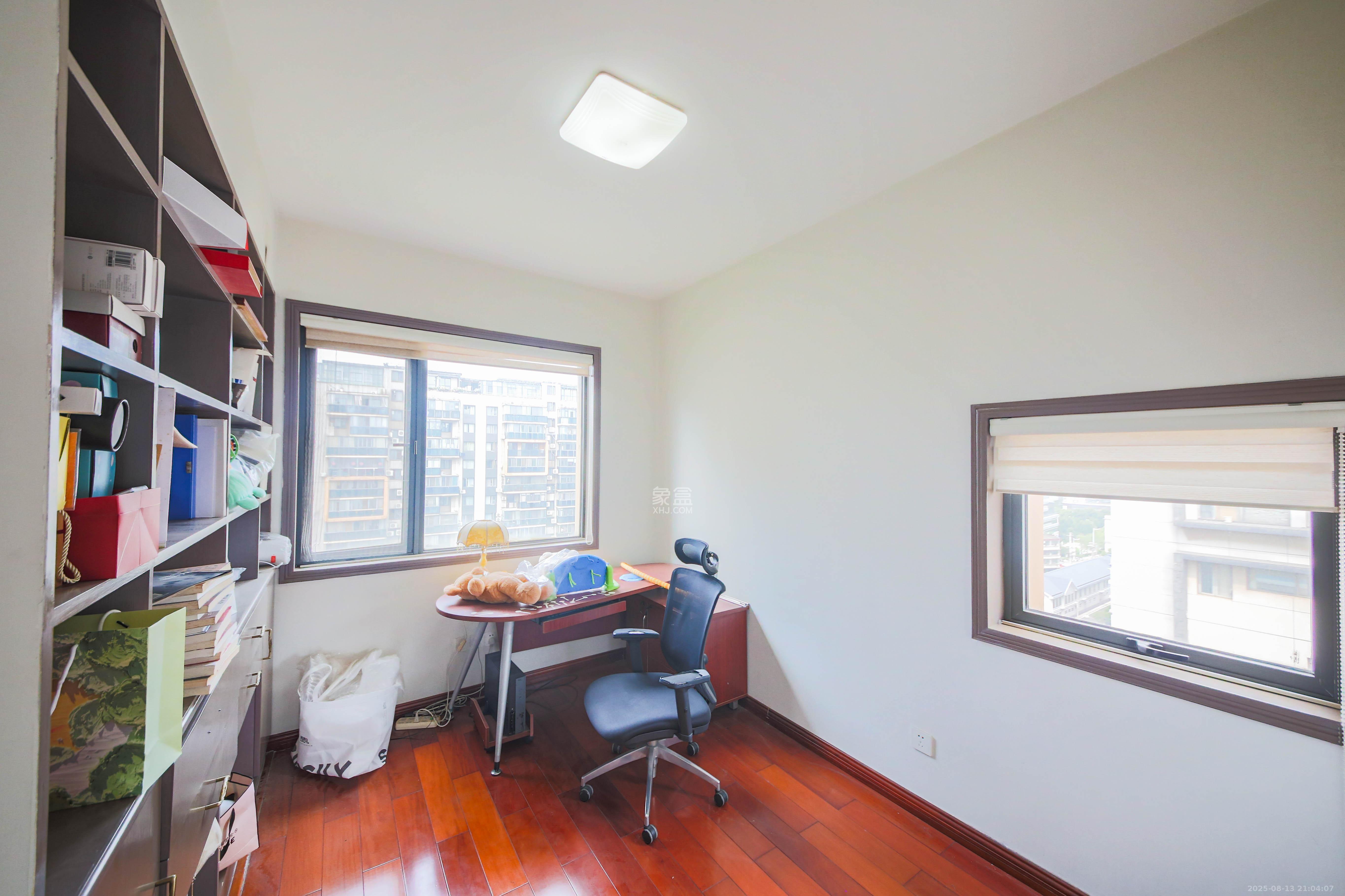 博林金谷 3室2厅2卫 143.5万 博林金谷 3室2厅2卫 143.5万卧室