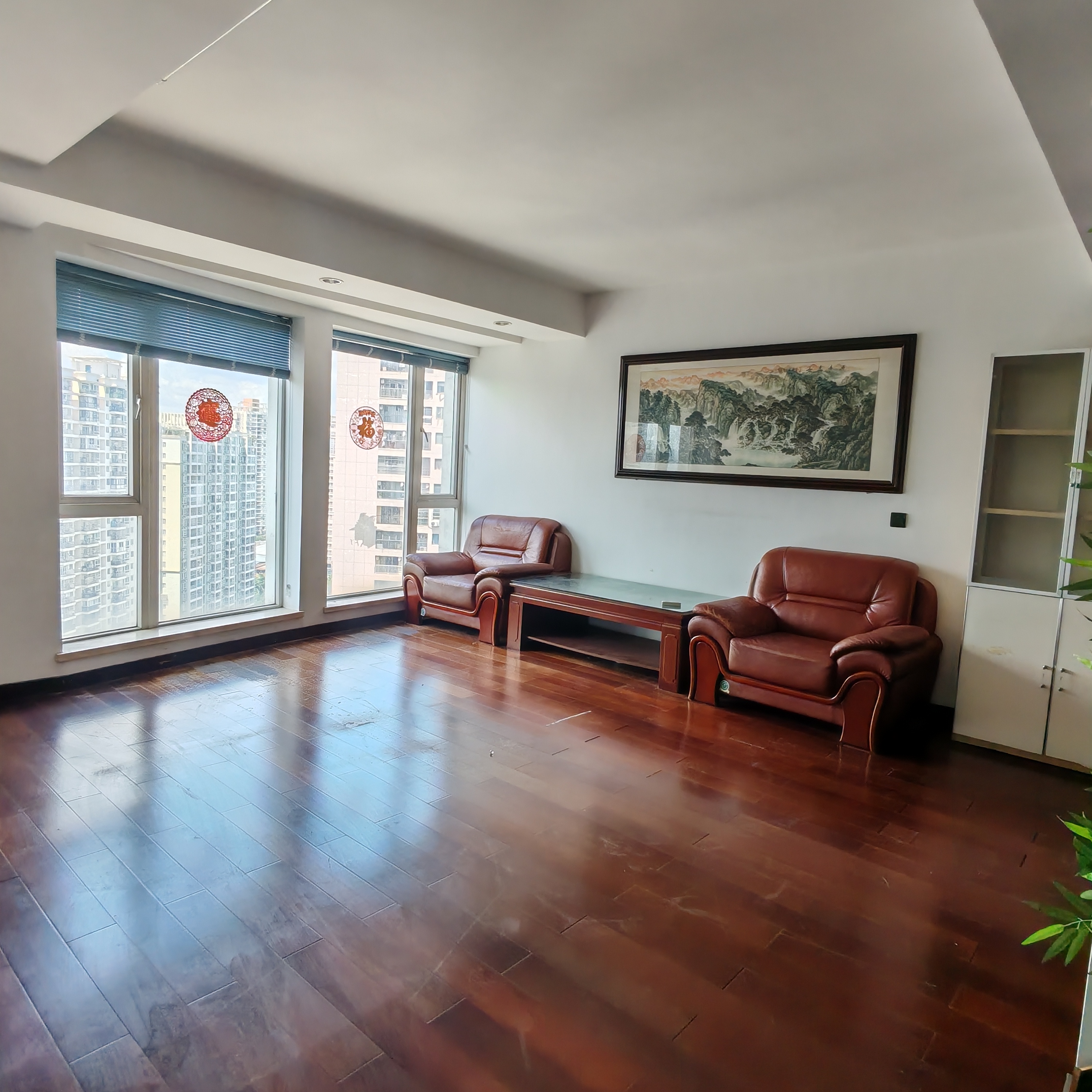 世贸雅苑 5室2厅3卫 5500.0元/月 世贸雅苑 5室2厅3卫 5500.0元/月室内图