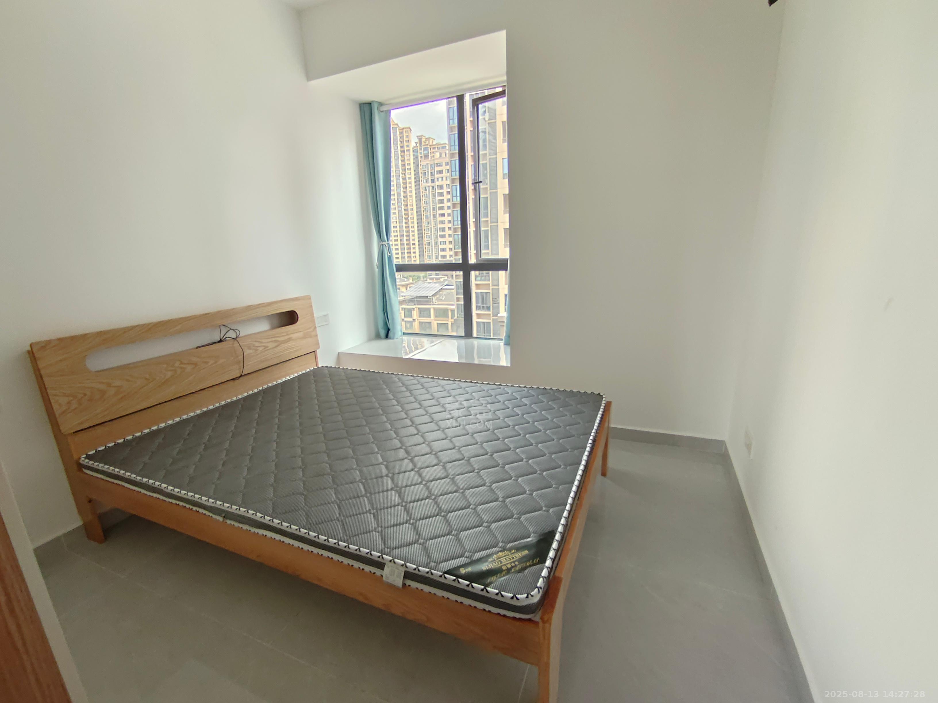 山水豪庭 3室2厅2卫 2200.0元/月 山水豪庭 3室2厅2卫 2200.0元/月室内图