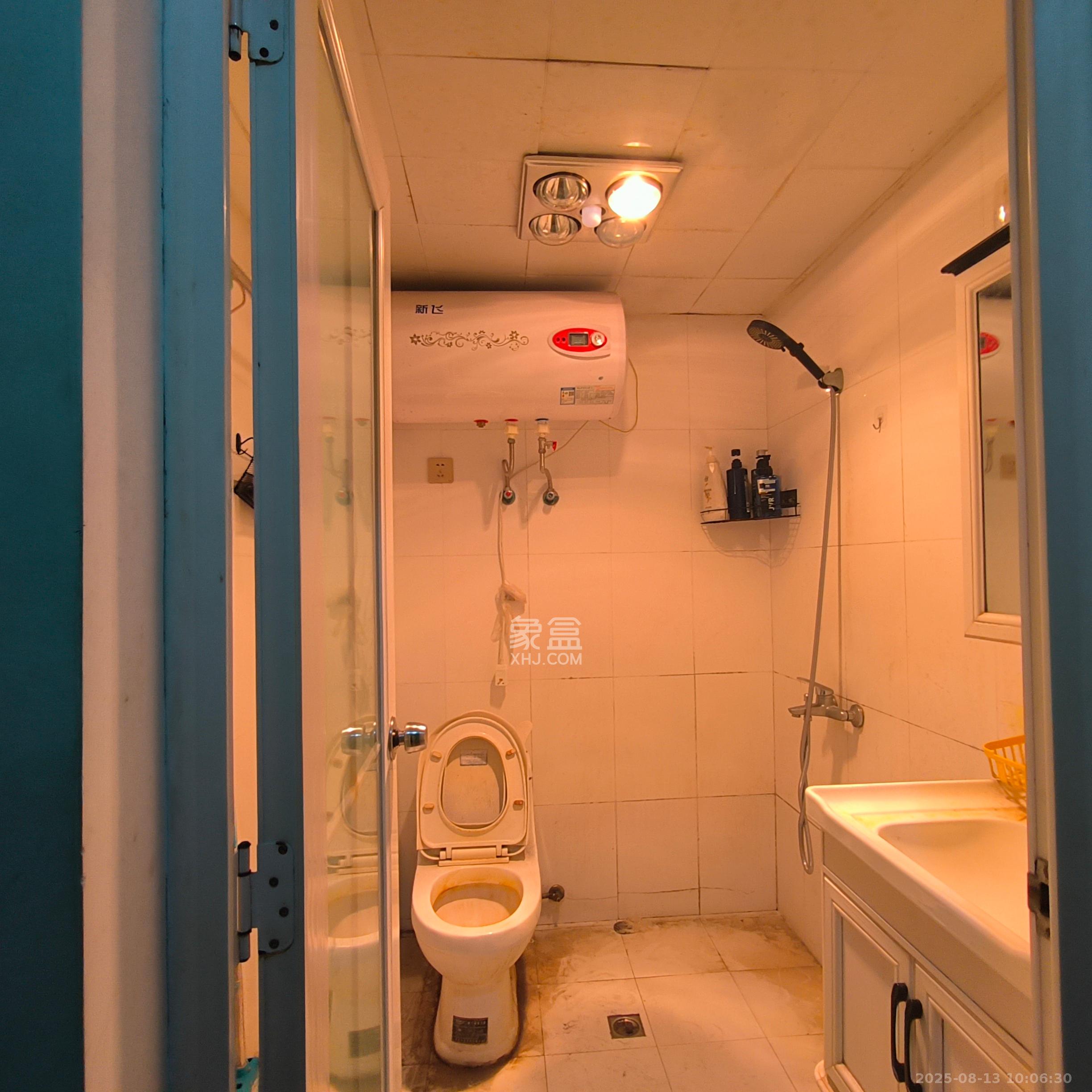 未来蜂巢  1室1厅1卫    700.0元/月室内图