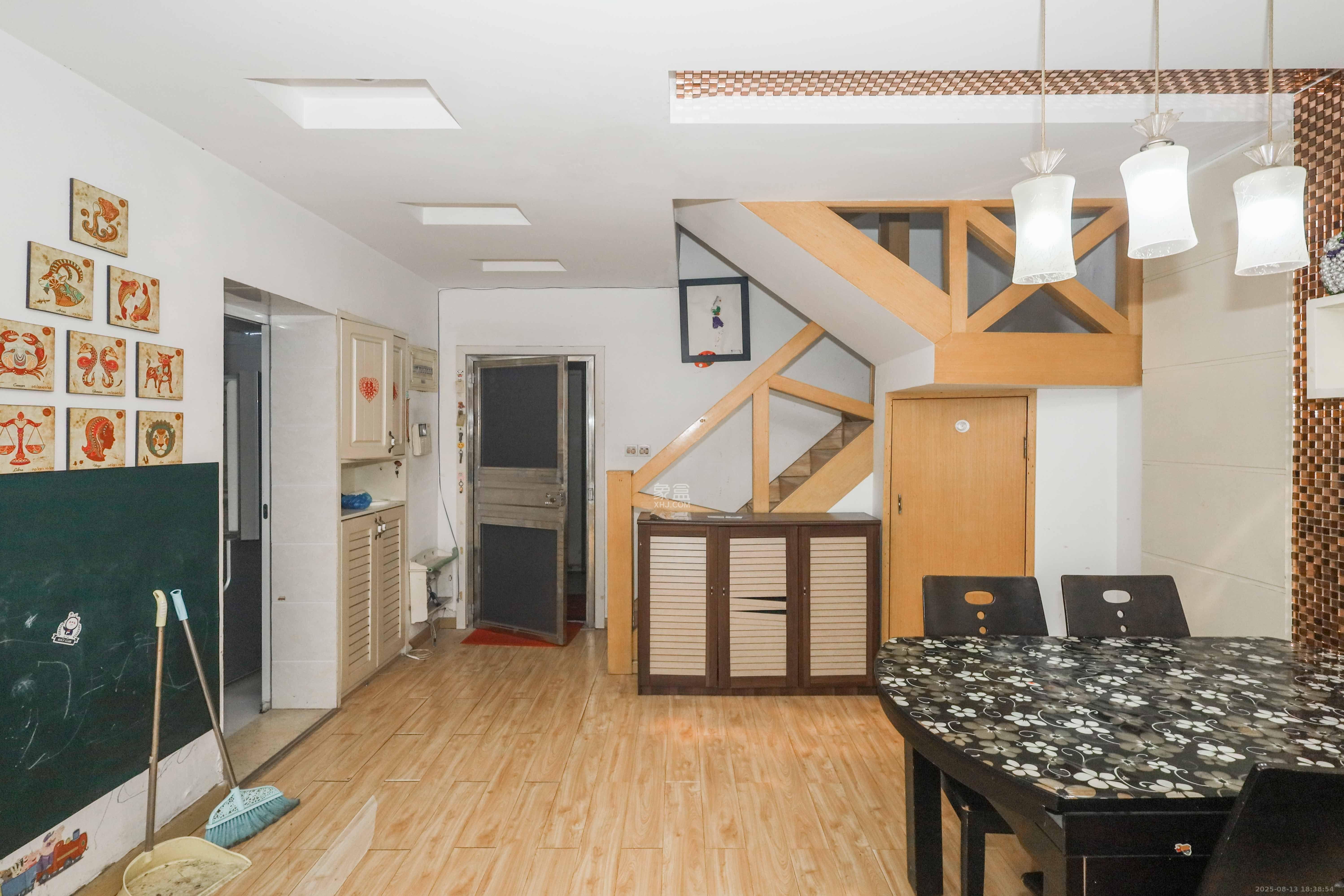 保利麓谷林语E区  4室2厅2卫    2800.0元/月 保利麓谷林语E区  4室2厅2卫    2800.0元/月室内图