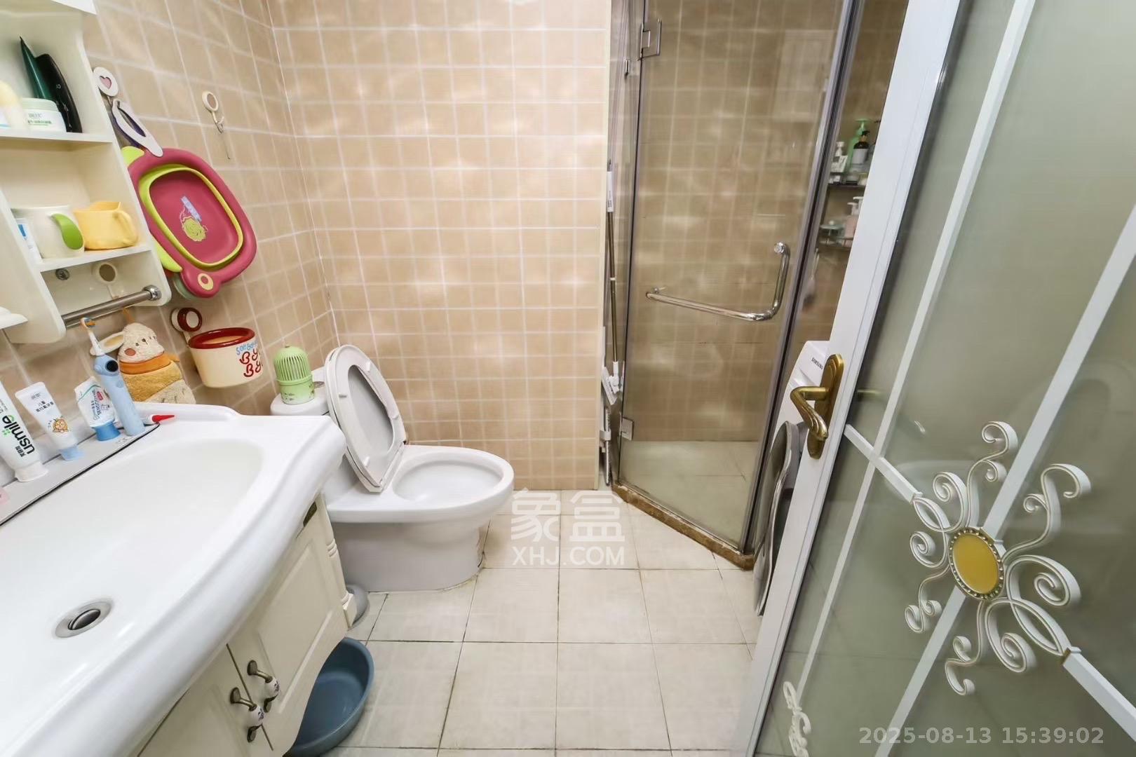 上东辛顿公寓 3室2厅2卫 2800.0元/月 上东辛顿公寓 3室2厅2卫 2800.0元/月室内图