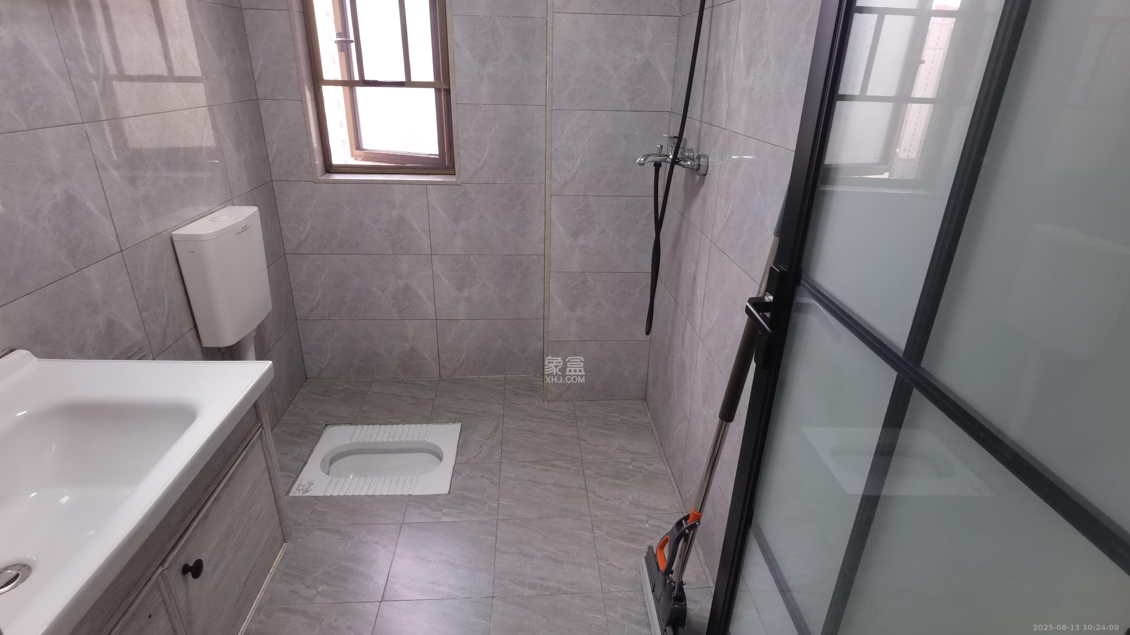 江山帝景哈佛  2室2厅1卫    1800.0元/月 江山帝景哈佛  2室2厅1卫    1800.0元/月室内图