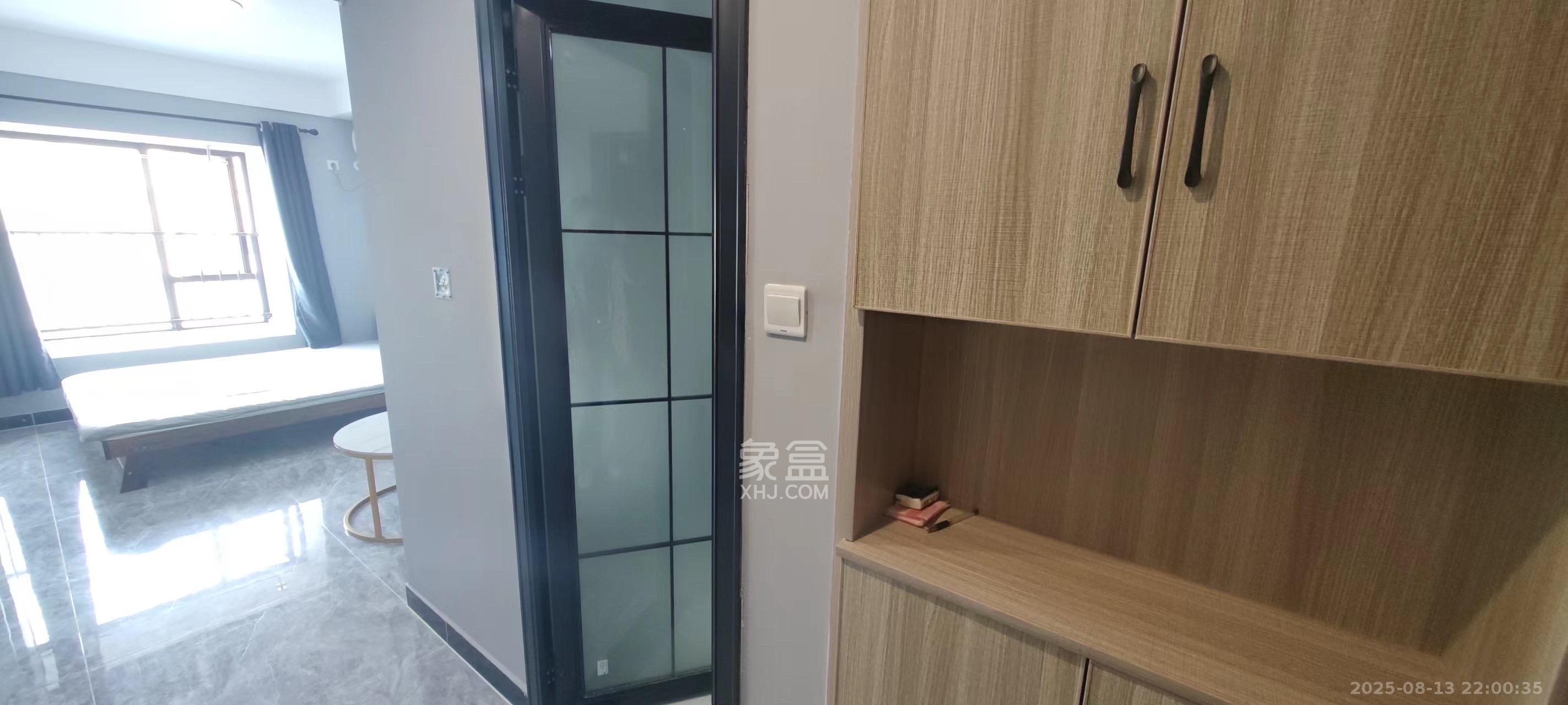 奥园城市天骄一期  1室1厅1卫    1600.0元/月室内图