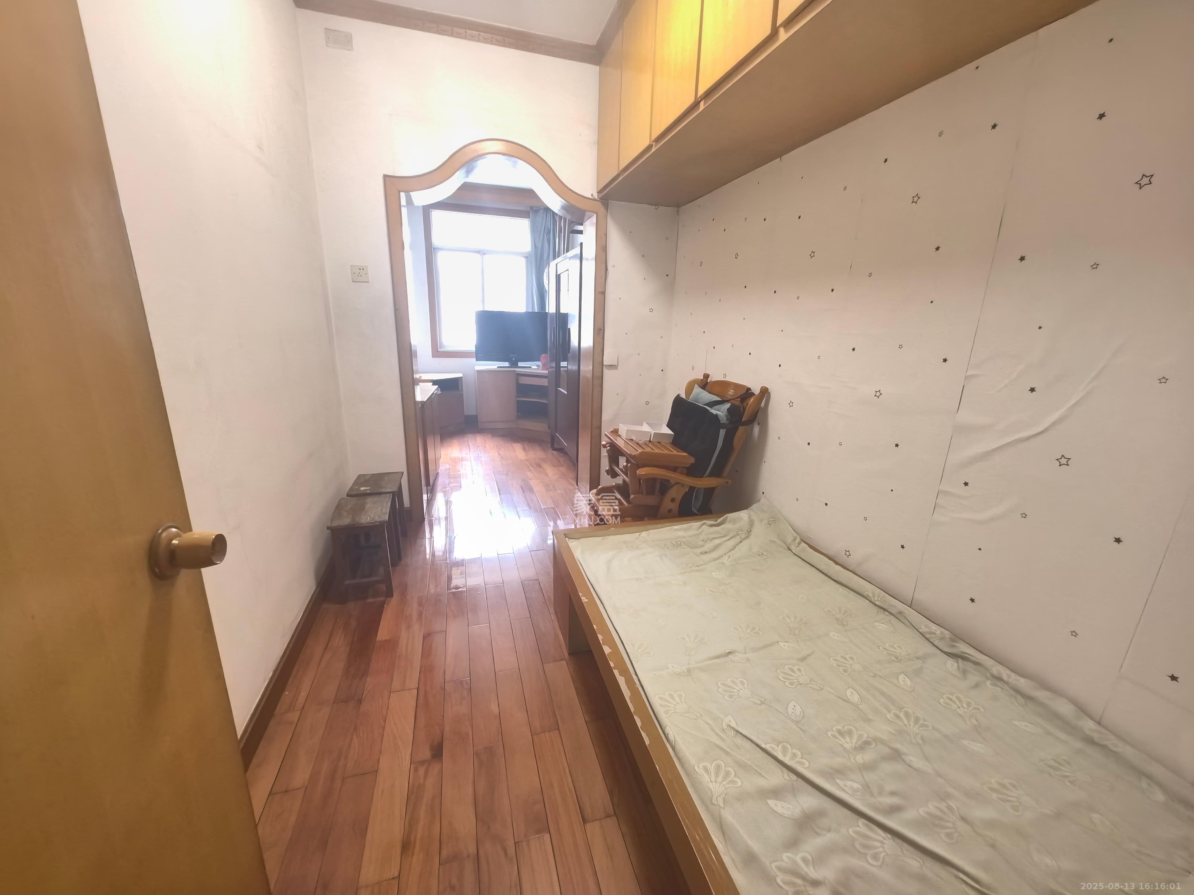 交通技校宿舍  1室1厅1卫    3000.0元/月 交通技校宿舍  1室1厅1卫    3000.0元/月室内图