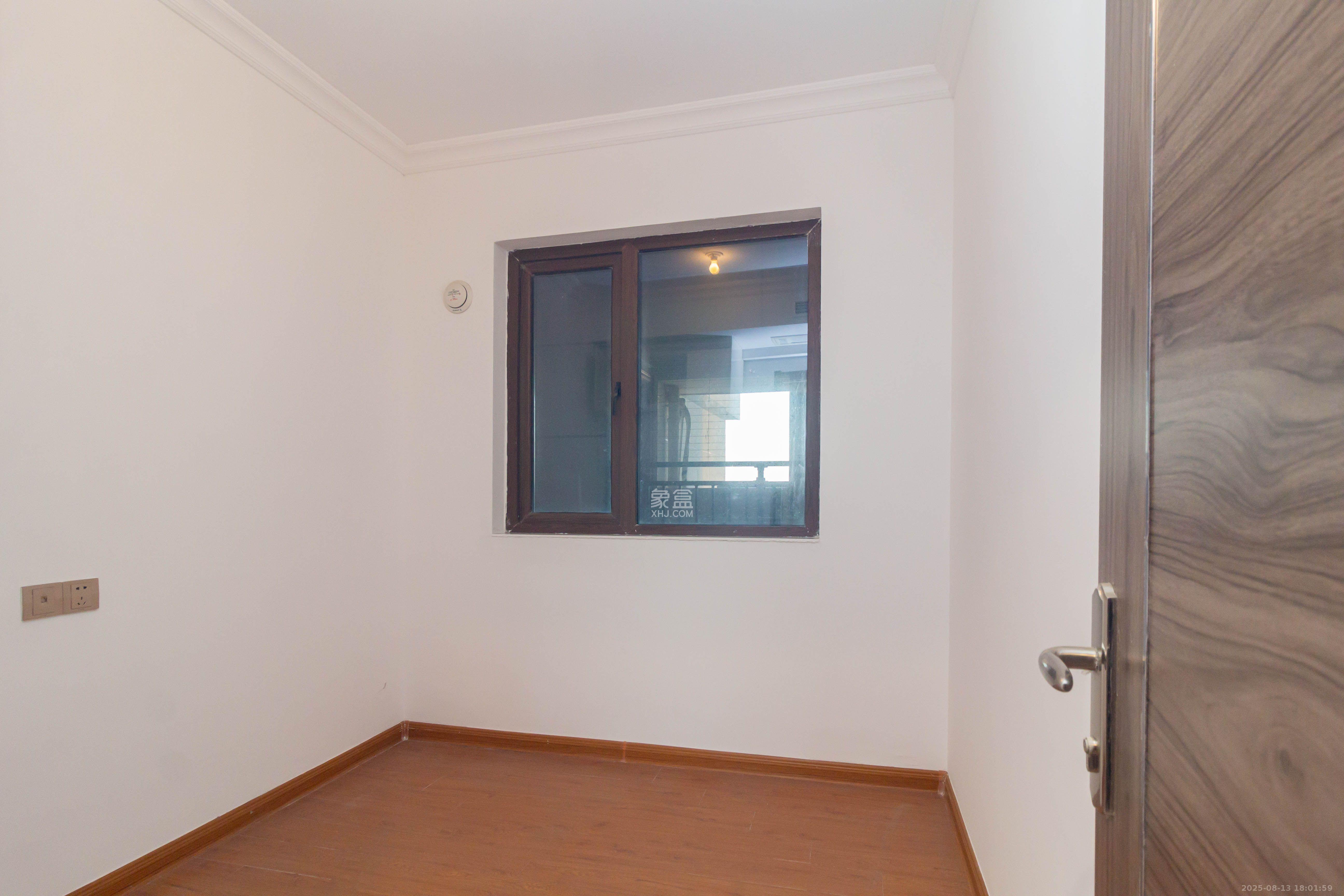 碧桂园星城首府 3室2厅2卫 2400.00元/月 碧桂园星城首府 3室2厅2卫 2400.00元/月室内图