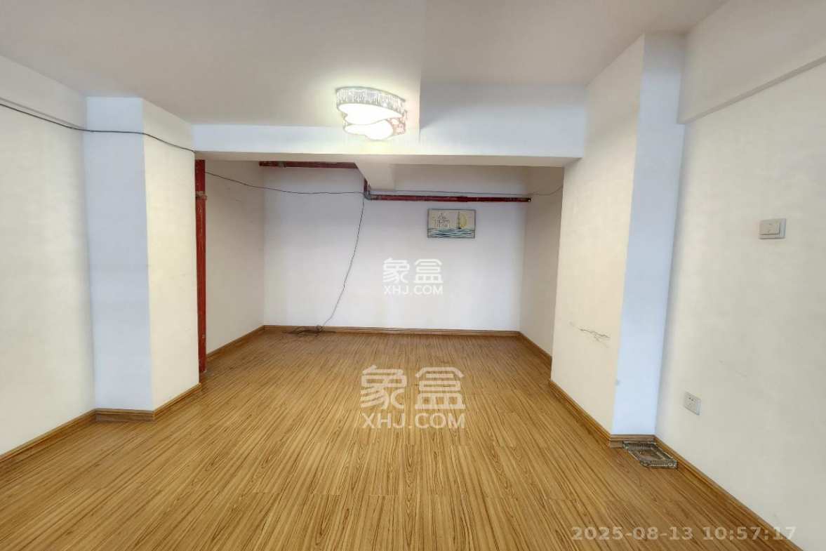 麓江春 2室2厅1卫 2500.0元/月 麓江春 2室2厅1卫 2500.0元/月室内图