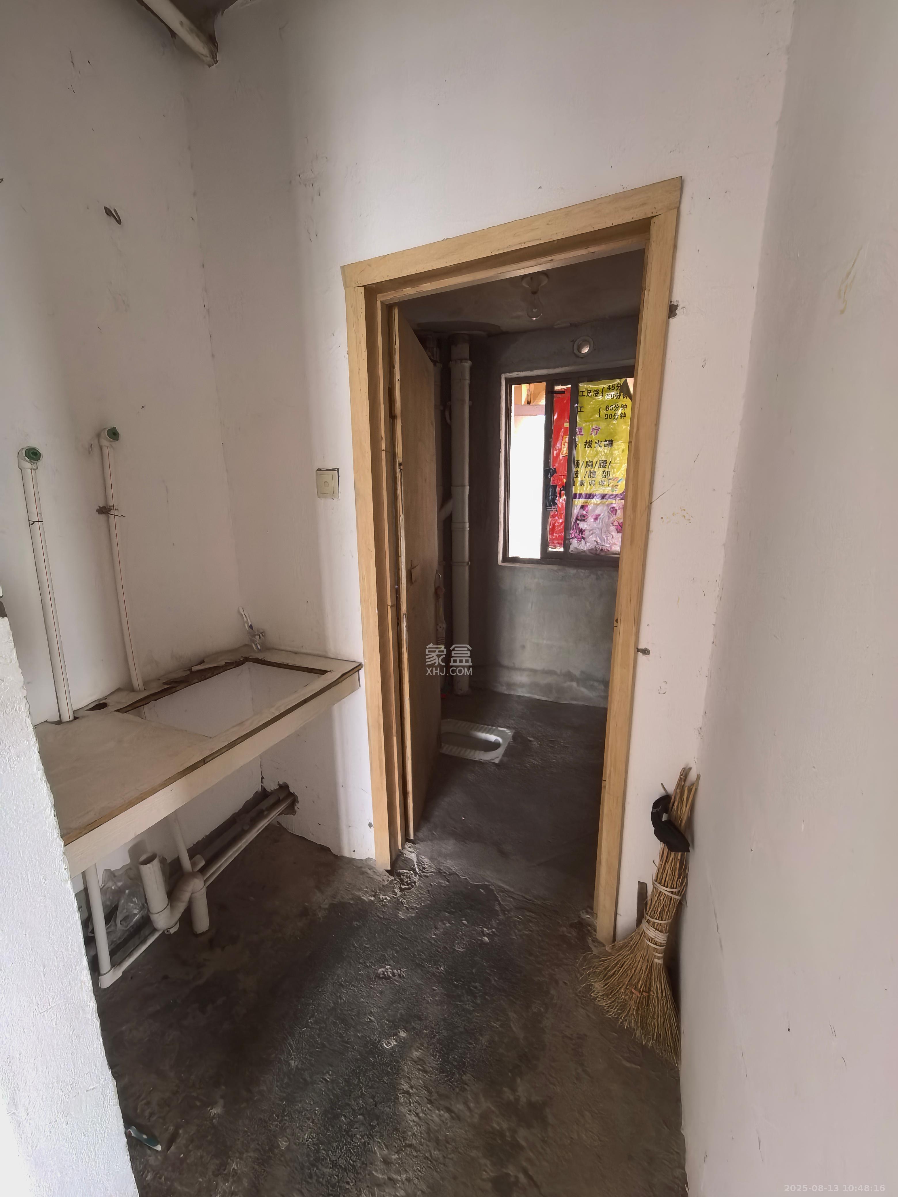 金色溪泉湾  3室2厅2卫   1200.00元/月室内图