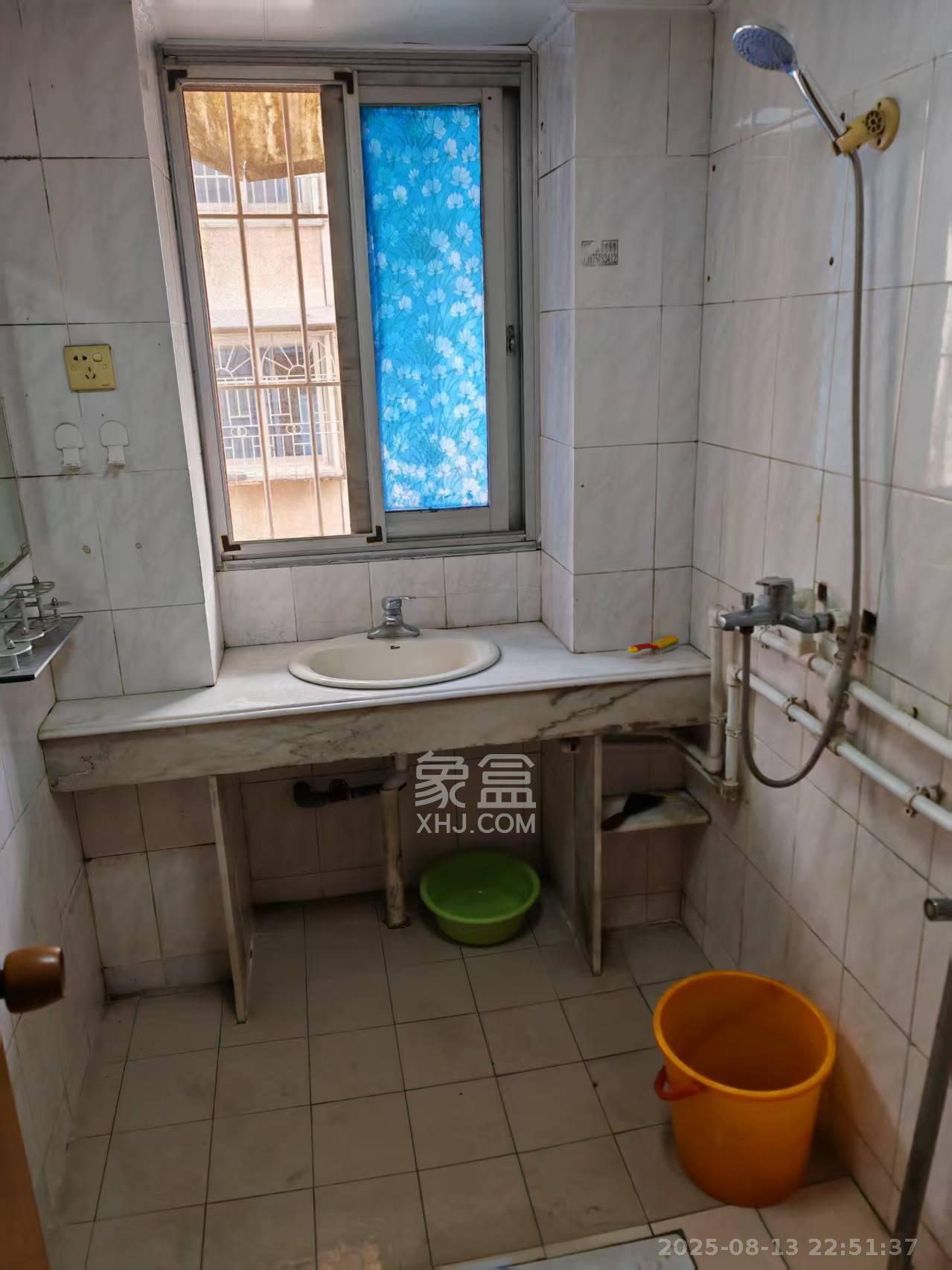 安泰新村 2室2厅1卫 1680.0元/月 安泰新村 2室2厅1卫 1680.0元/月室内图