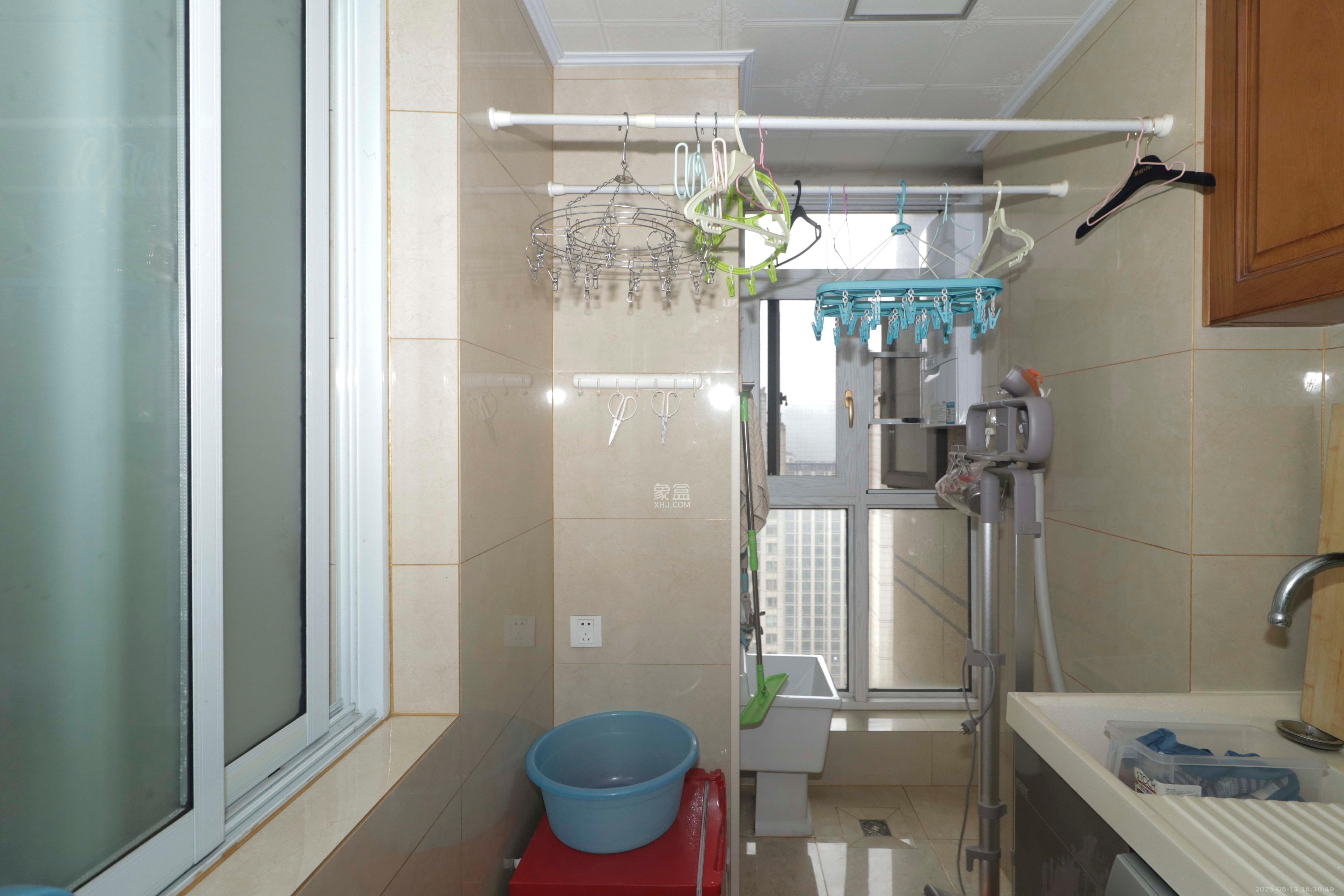 金茂梅溪湖 4室2厅2卫 3900.0元/月 金茂梅溪湖 4室2厅2卫 3900.0元/月室内图