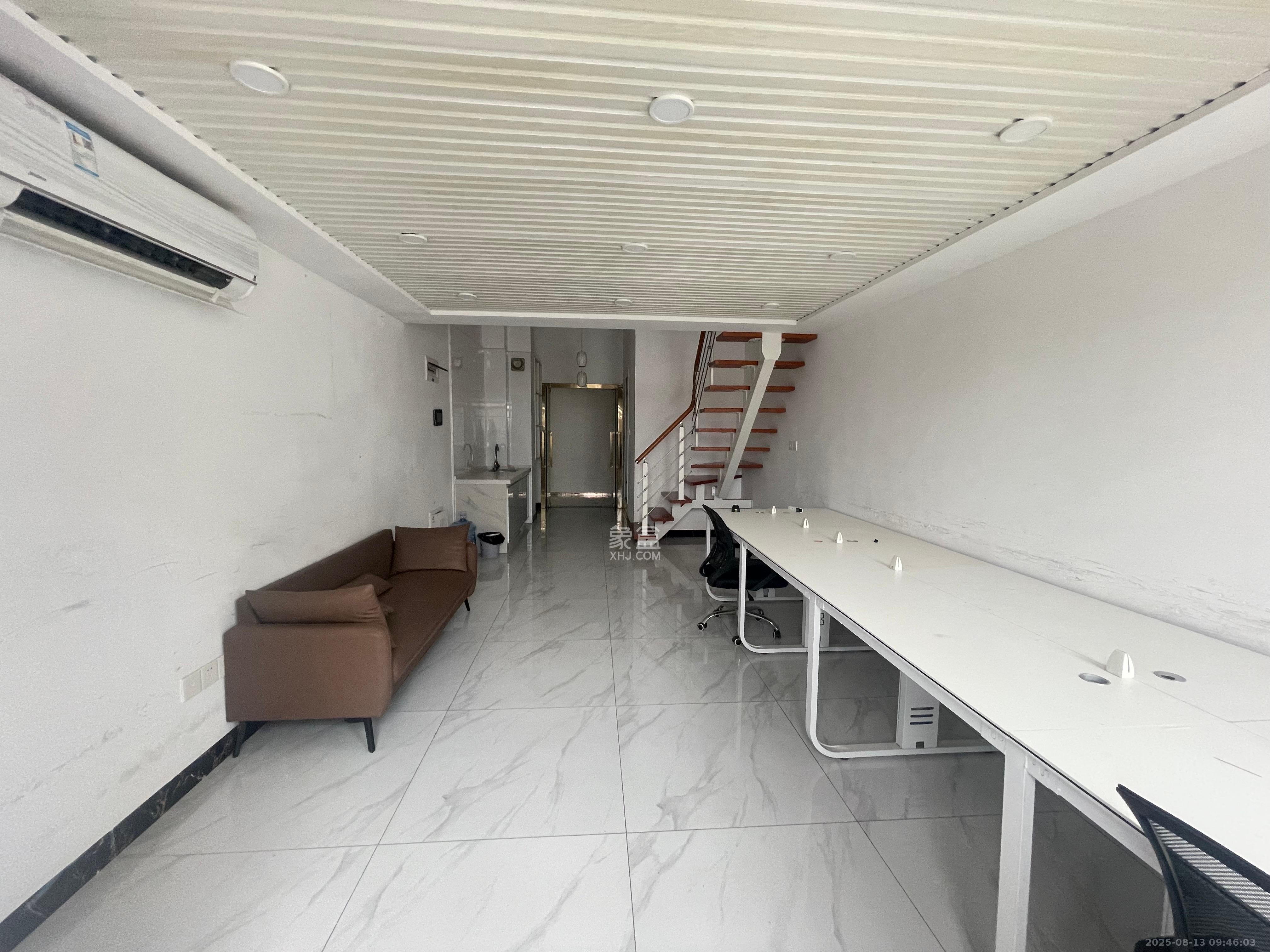 华润置地广场二期 1室1厅1卫 1600.0元/月 华润置地广场二期 1室1厅1卫 1600.0元/月室内图