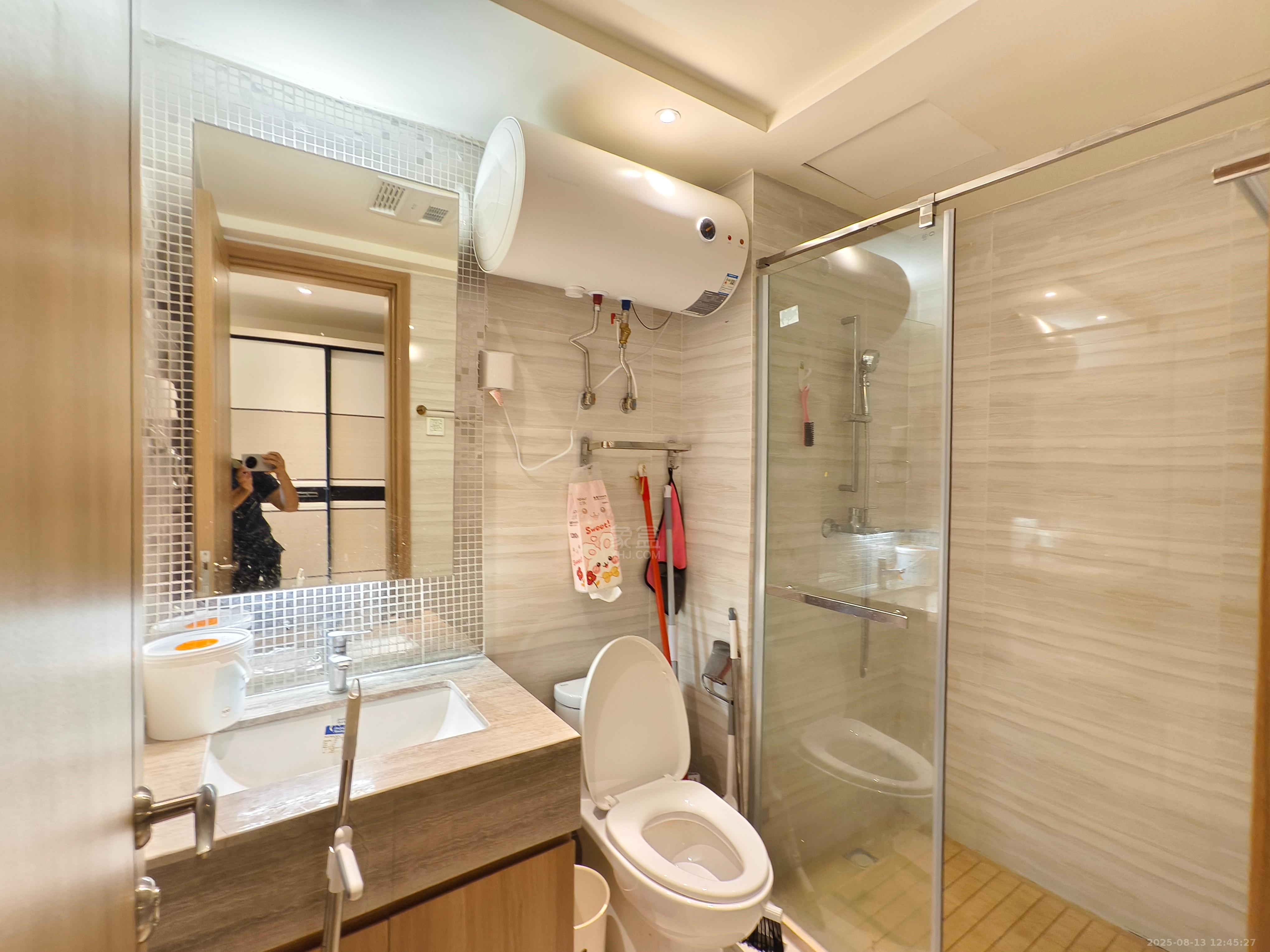 恒大华府 1室1厅1卫 1300.0元/月 恒大华府 1室1厅1卫 1300.0元/月室内图