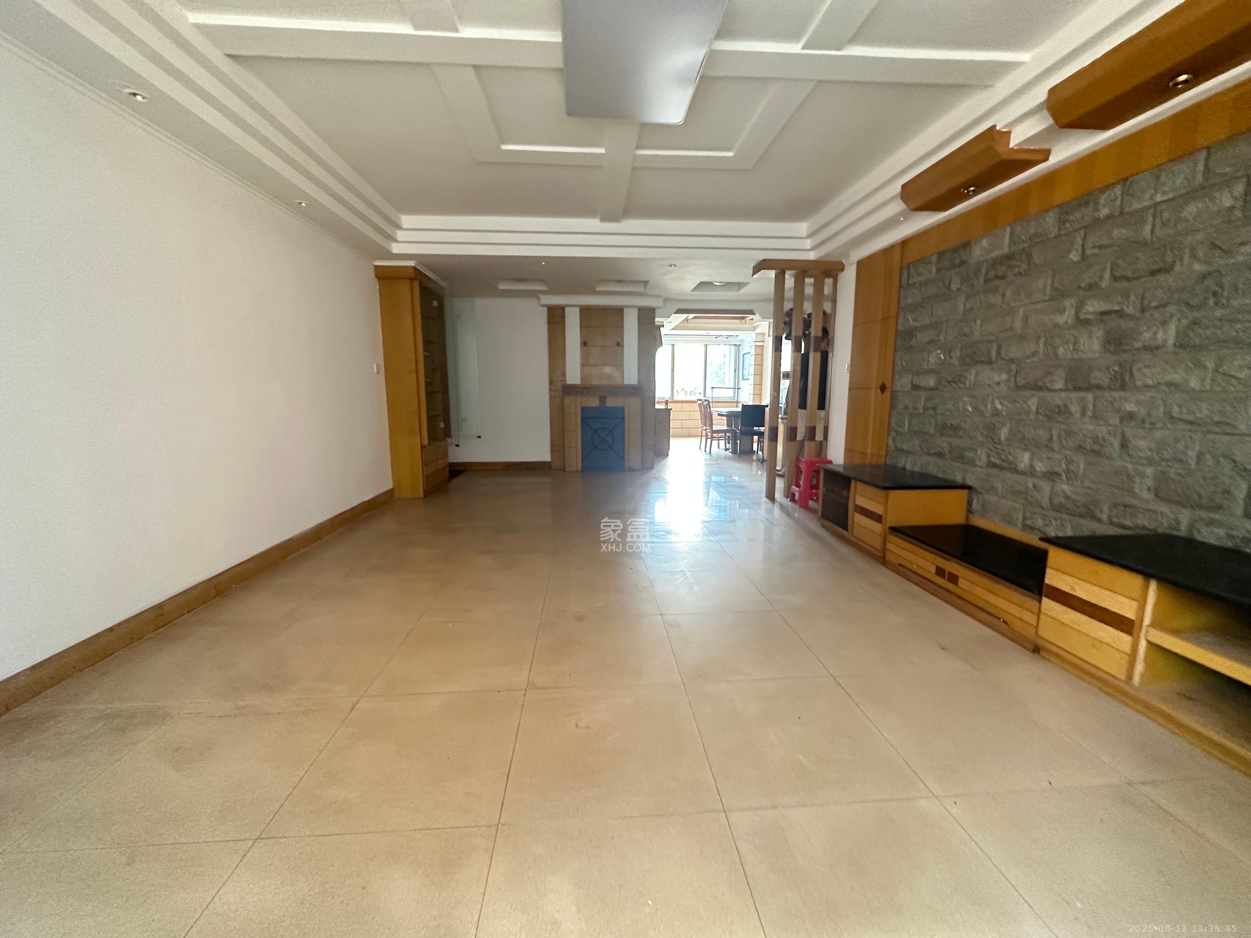 兴汉门公寓 4室2厅2卫 4000.0元/月 兴汉门公寓 4室2厅2卫 4000.0元/月室内图