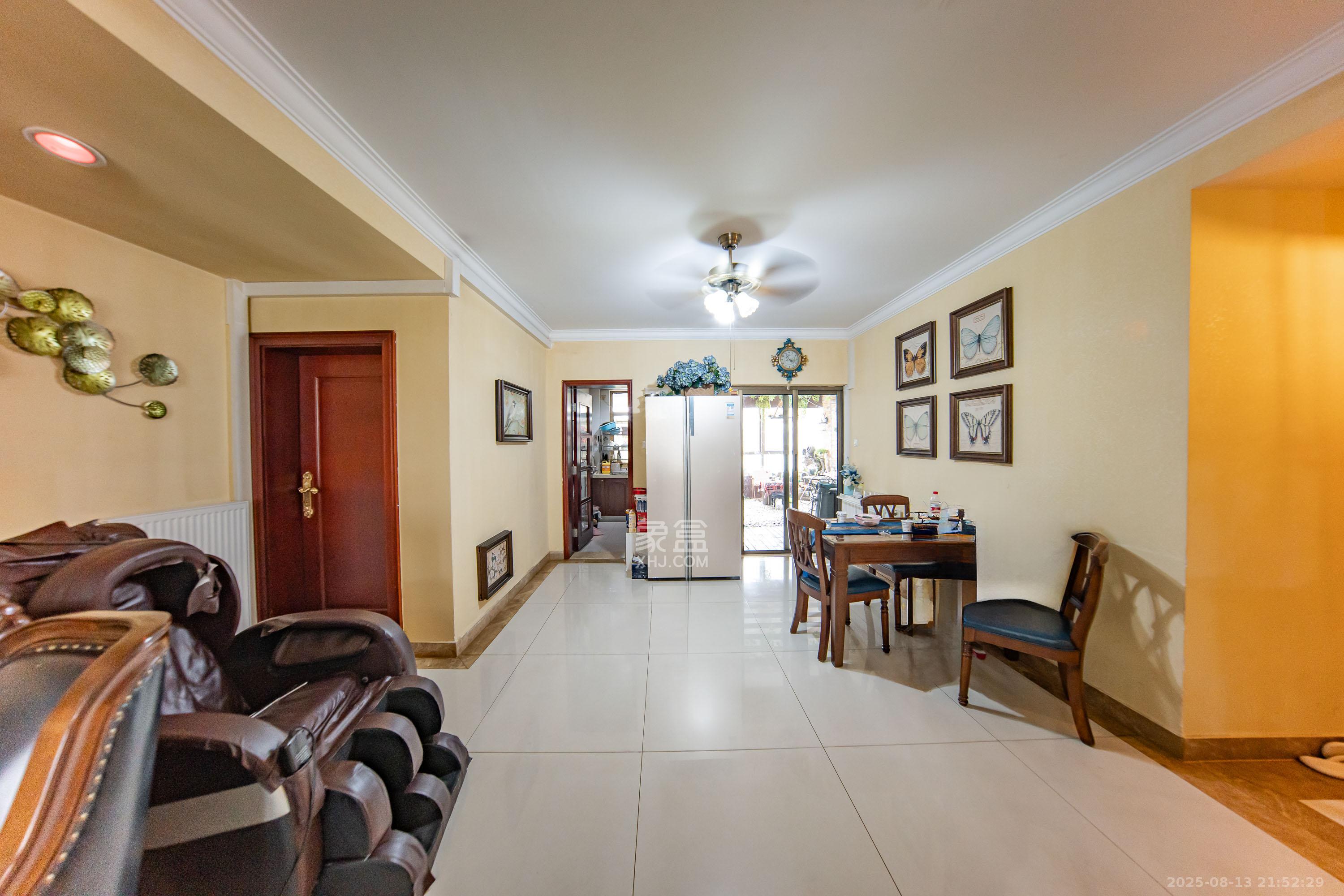 江山帝景雅典  4室2厅1卫    158.0万客厅