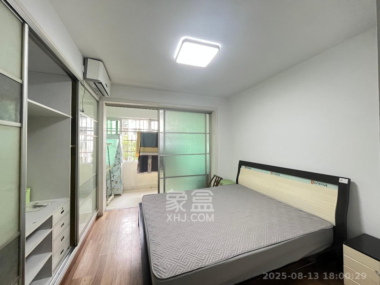 恩瑞麓山名园（龙王港小区）  3室2厅2卫    2600.0元/月室内图