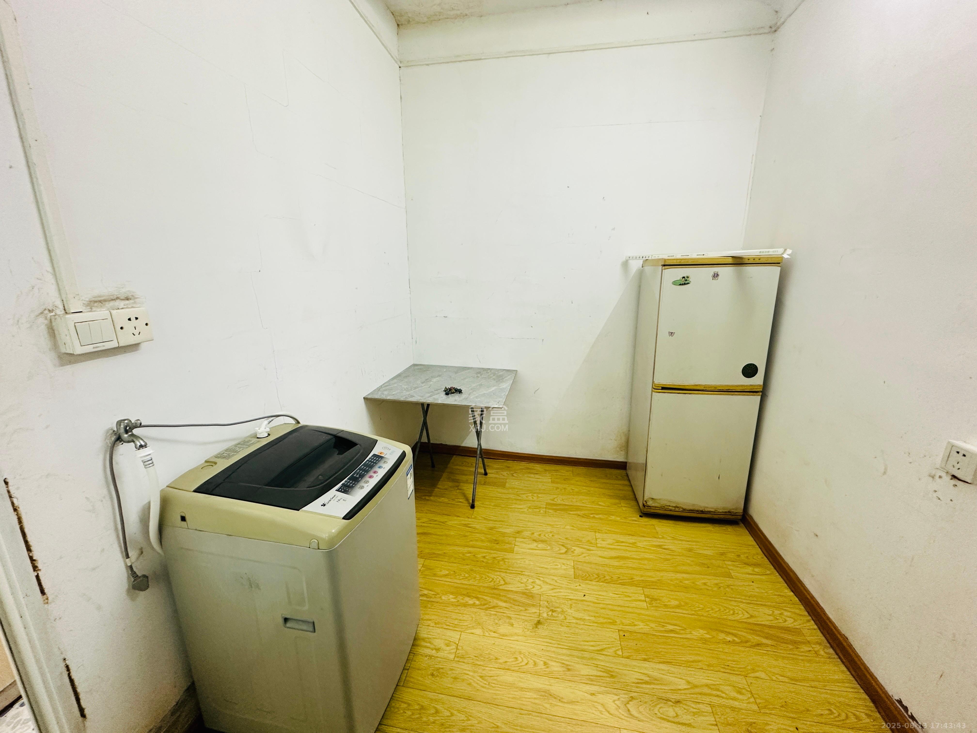 仰天湖1、2村 1室1厅1卫 1000.0元/月 仰天湖1、2村 1室1厅1卫 1000.0元/月室内图