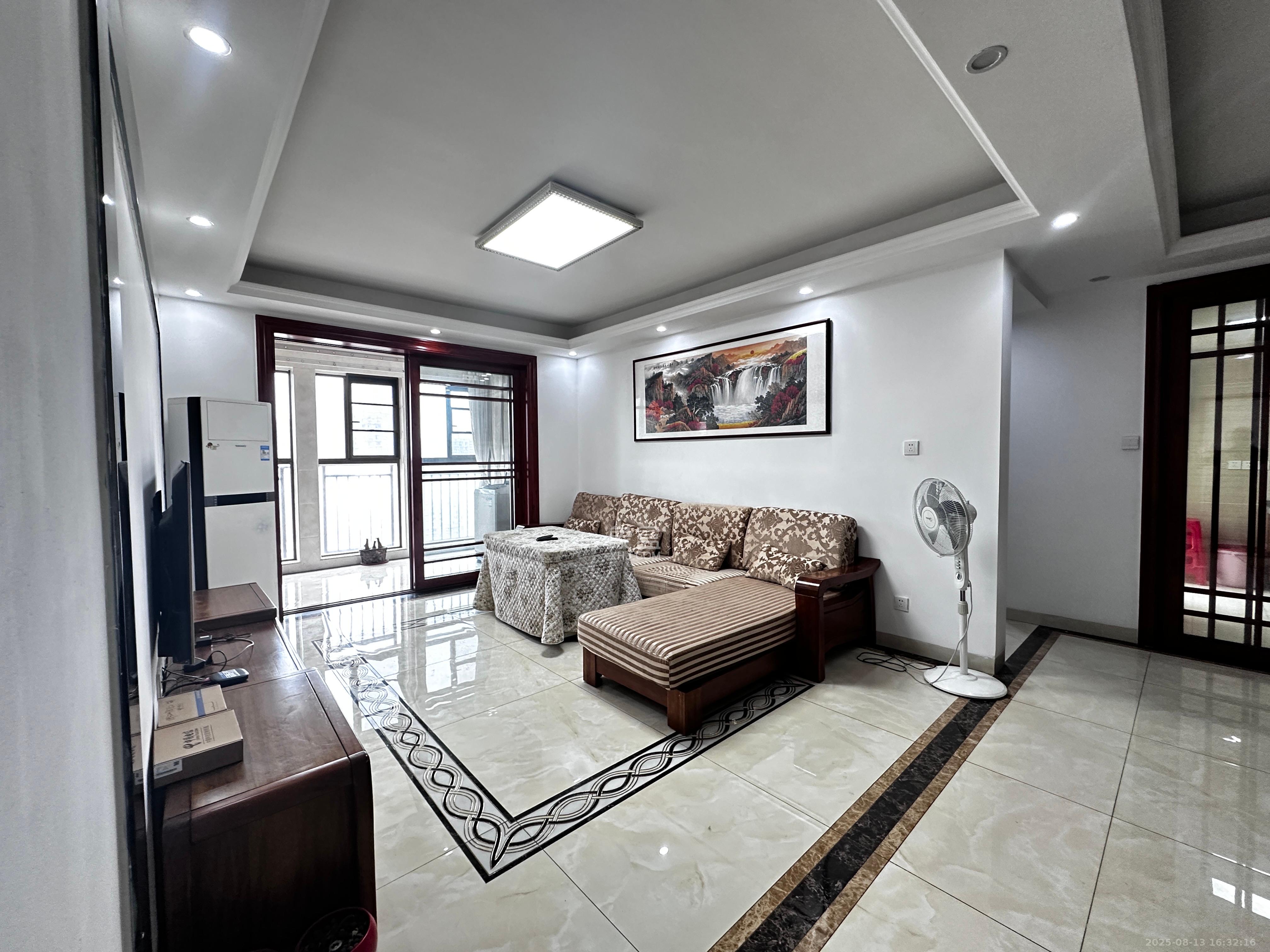 第六都(陆都小区) 1室2厅2卫 4300.0元/月 第六都(陆都小区) 1室2厅2卫 4300.0元/月室内图