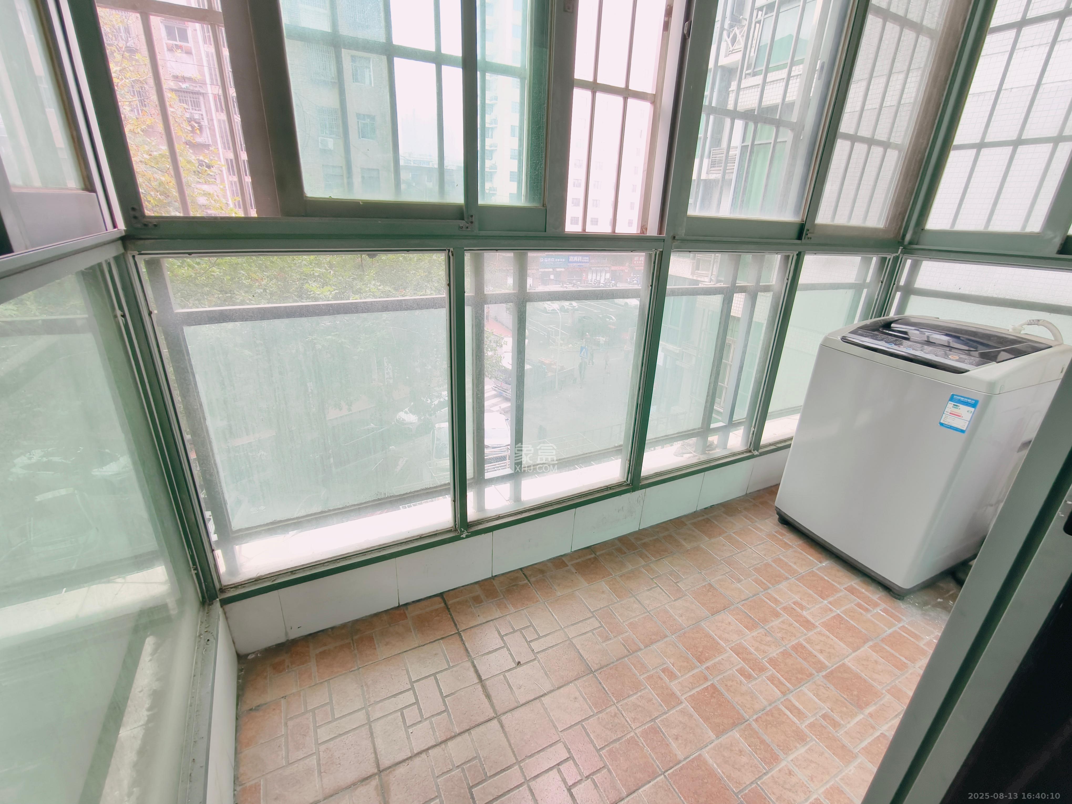 颐美园 3室2厅2卫 2200.0元/月 颐美园 3室2厅2卫 2200.0元/月室内图