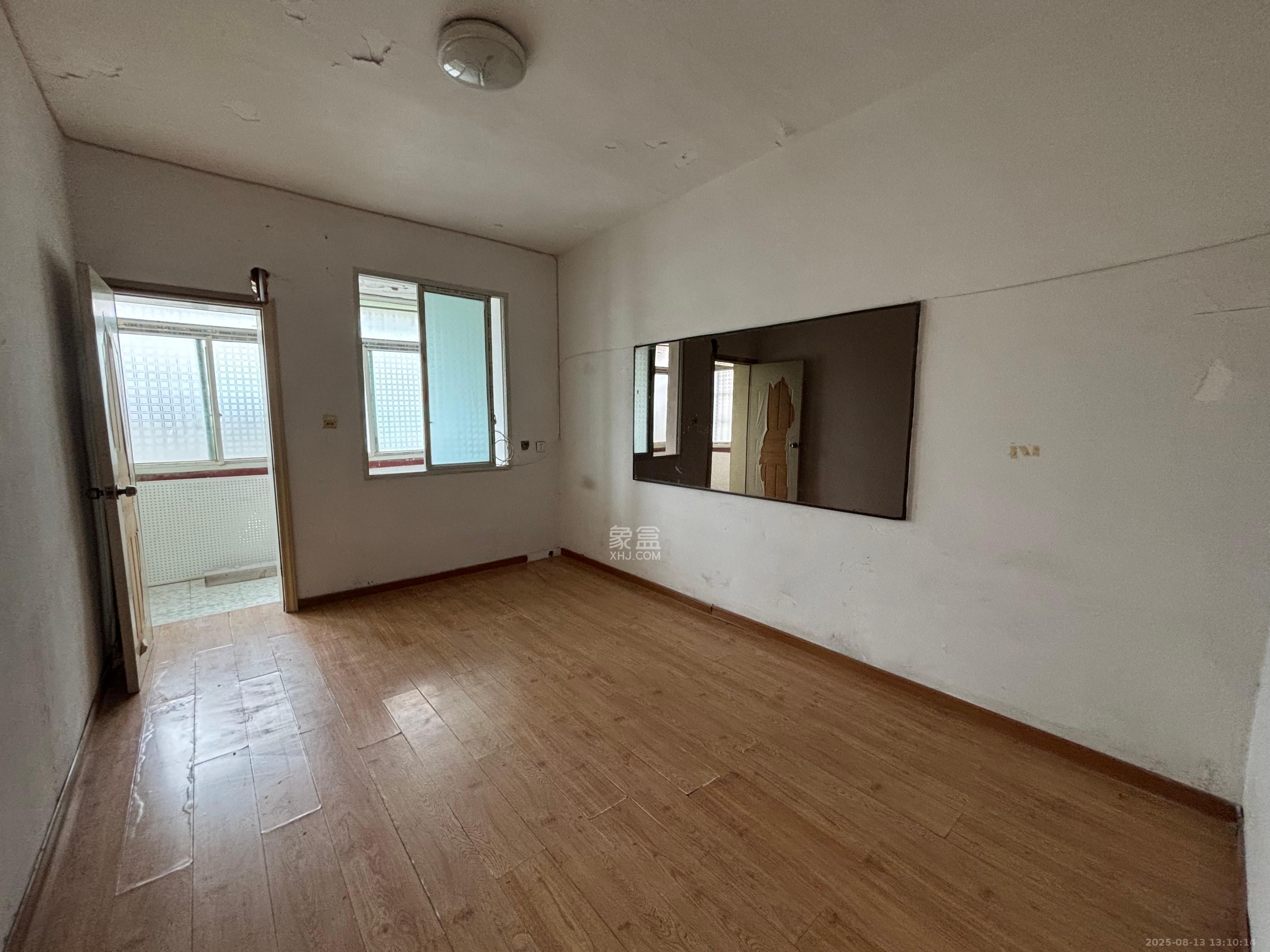 红花坡社区 3室1厅1卫 1000.0元/月 红花坡社区 3室1厅1卫 1000.0元/月室内图