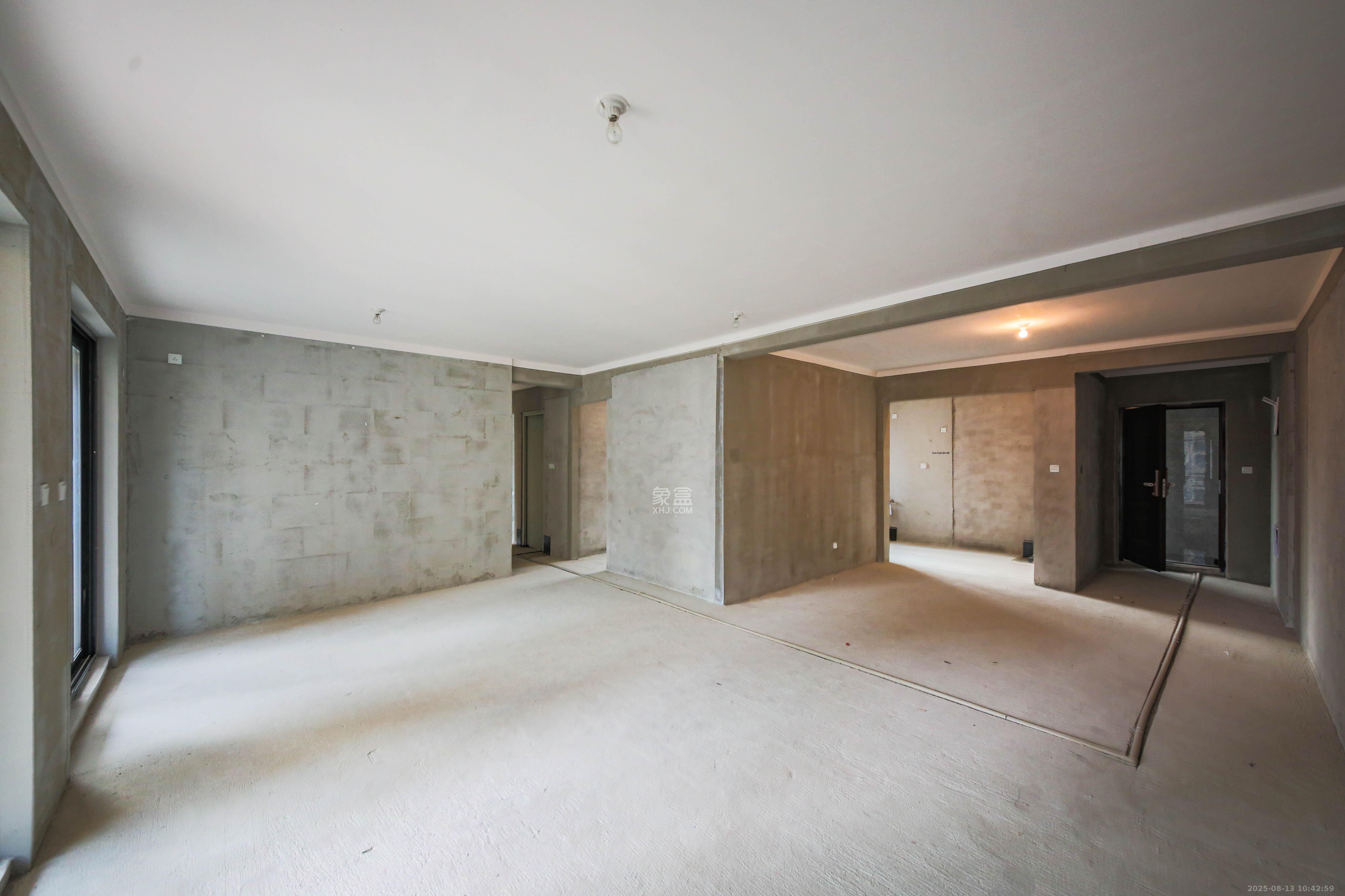 中建钰和城  4室2厅2卫   260.00万客厅