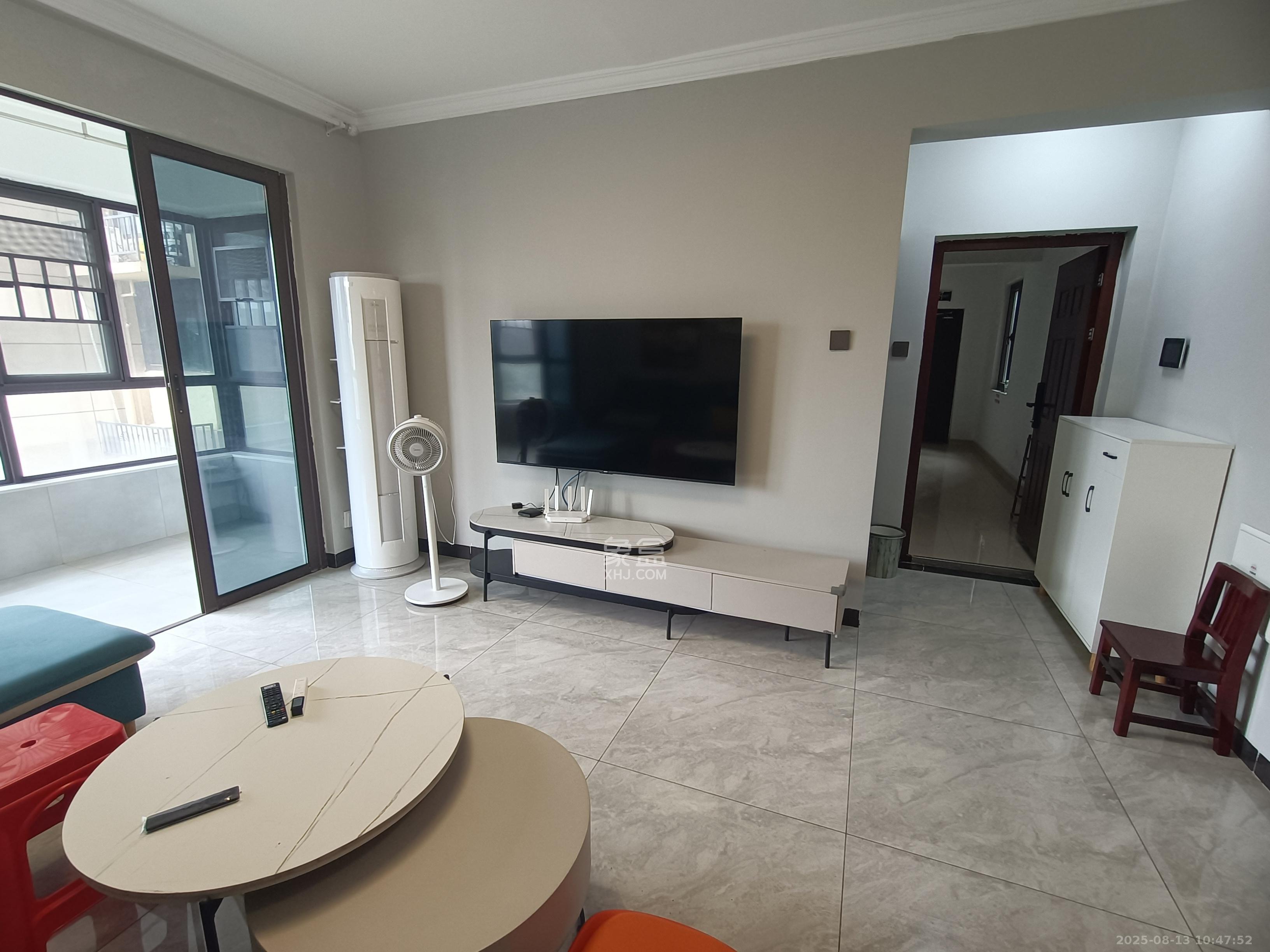 山语城三期  3室2厅2卫    2300.0元/月室内图