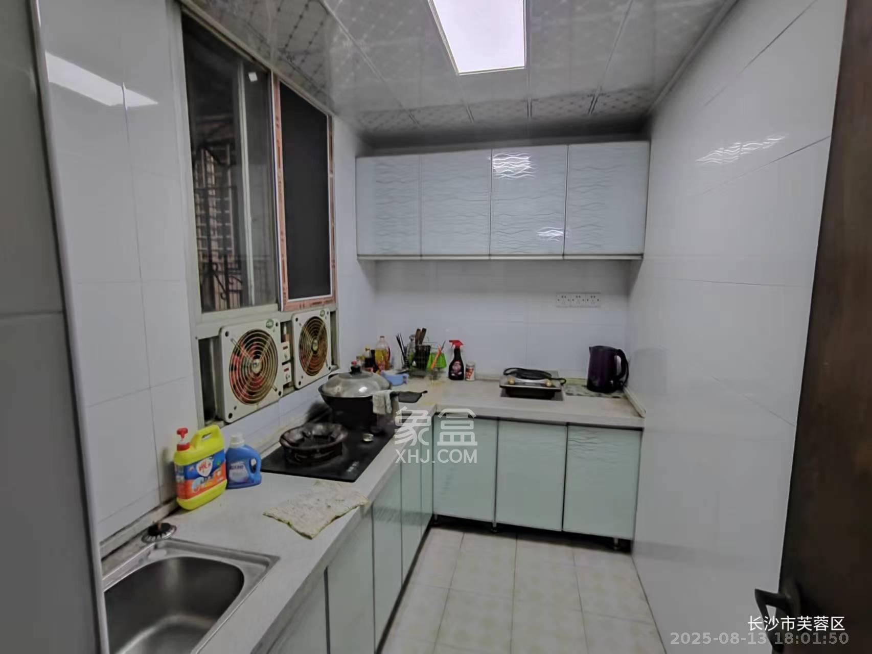 新富城  2室2厅1卫    2700.0元/月 新富城  2室2厅1卫    2700.0元/月室内图